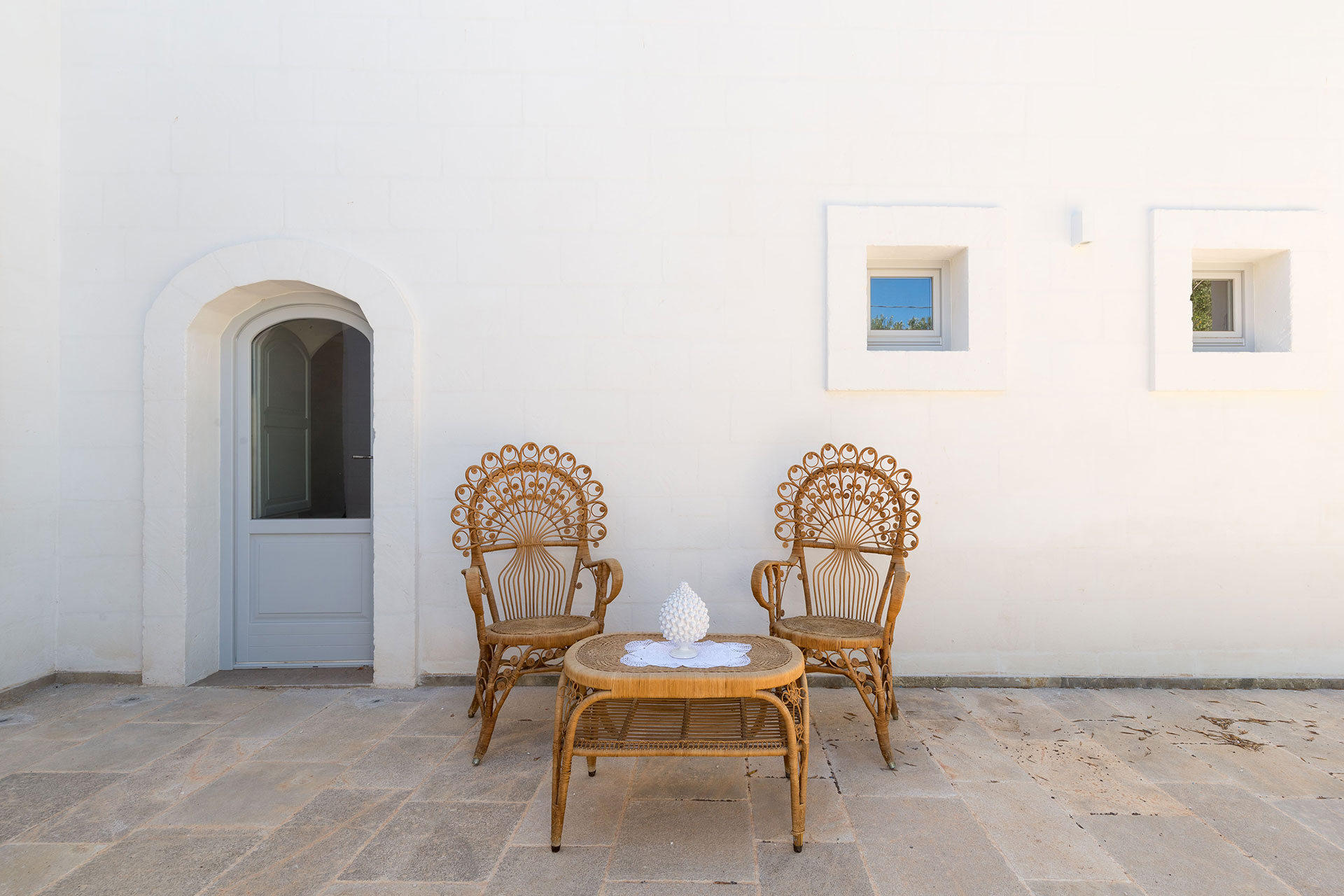 villa-luce_villa_puglia-italy_exterior-chairs.jpg