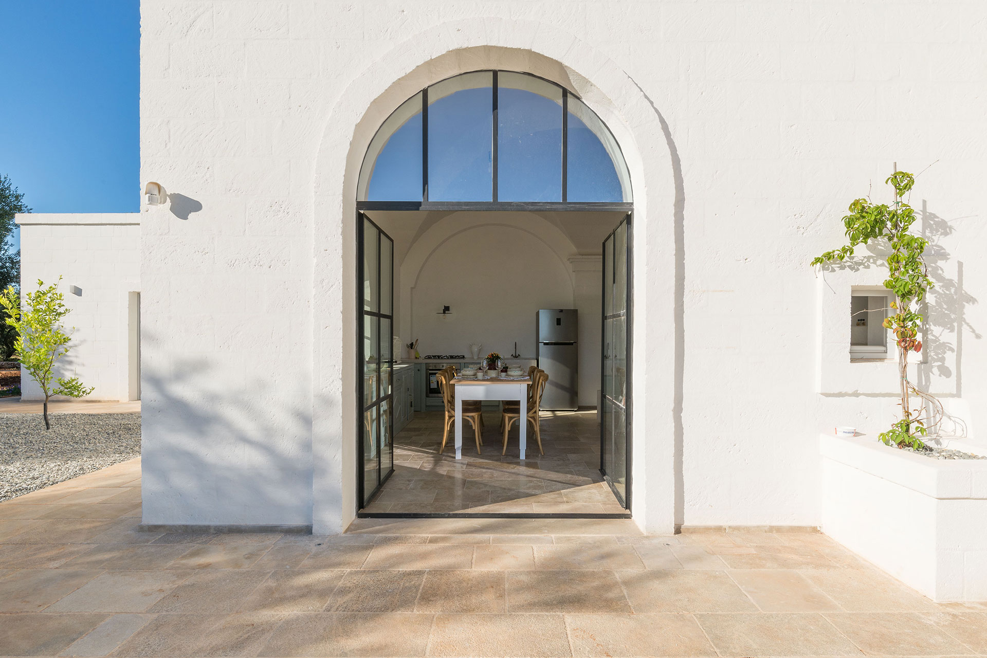 villa-luce_villa_puglia-italy_exterior-design.jpg