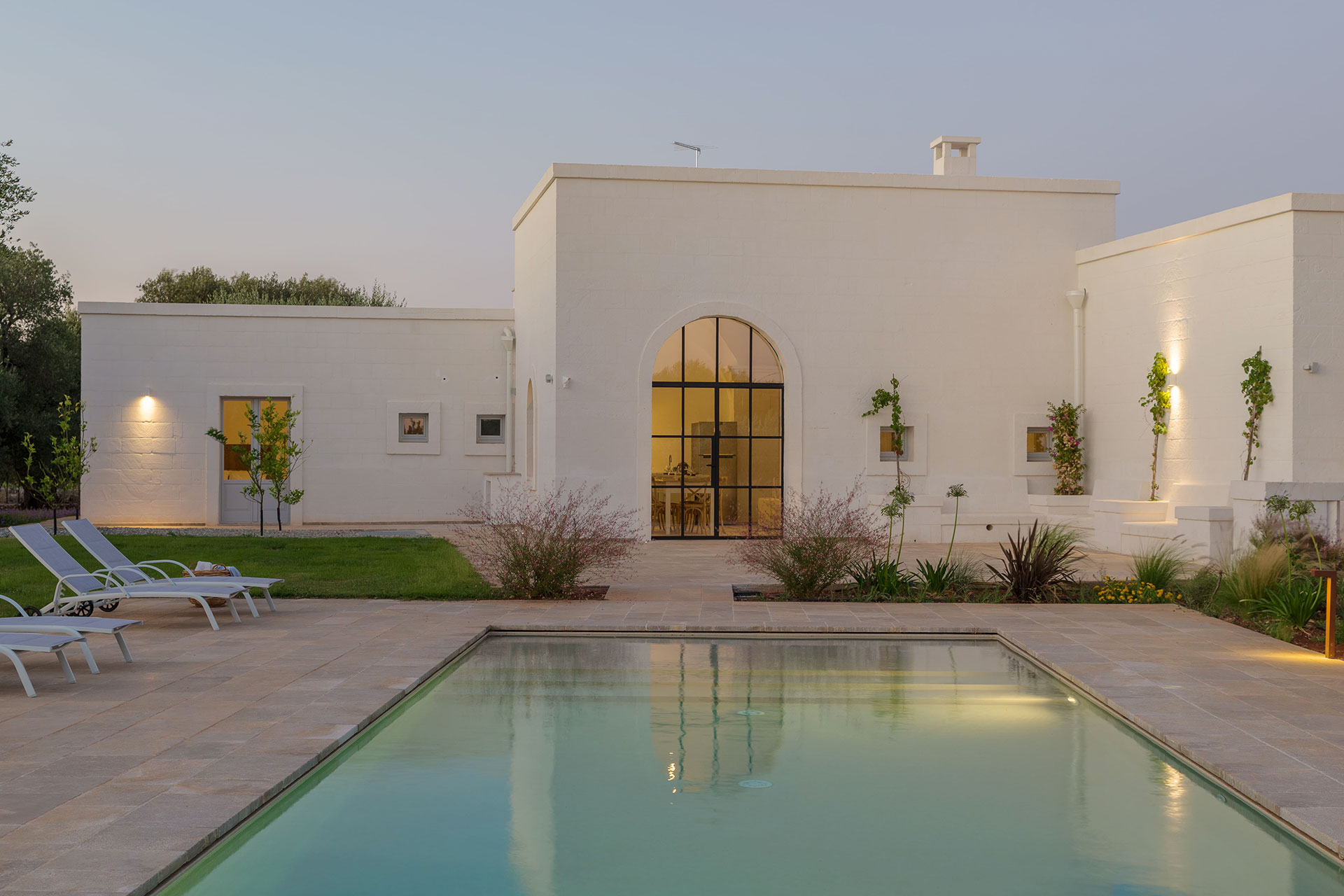 villa-luce_villa_puglia-italy_exterior-facade-design.jpg