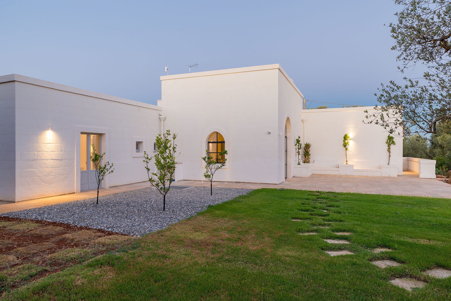 villa-luce_villa_puglia-italy_exterior-facade-detail.jpg