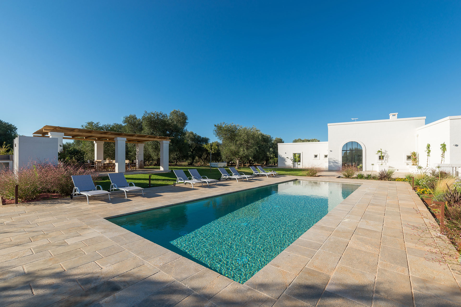 villa-luce_villa_puglia-italy_exterior-pool-design.jpg