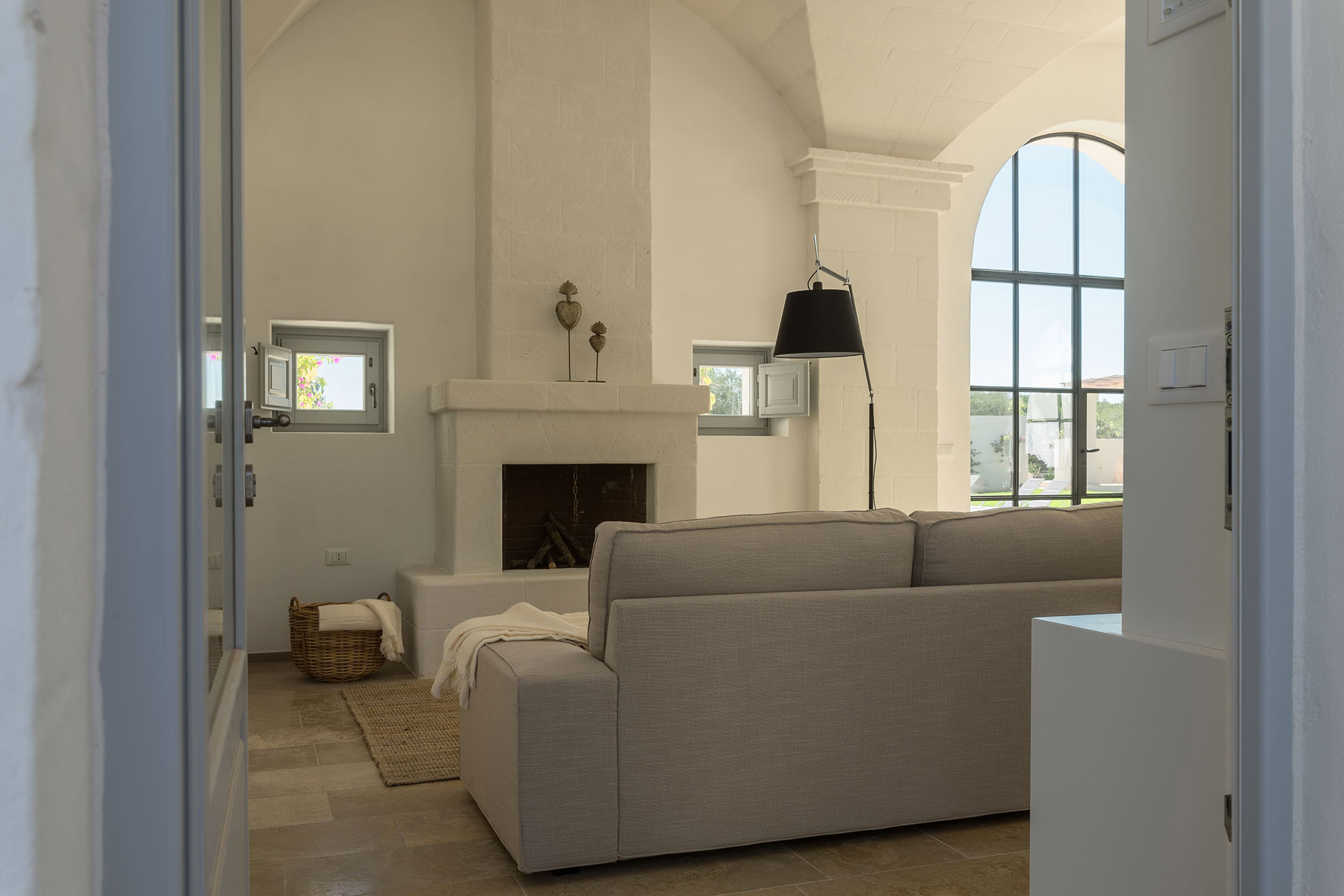 villa-luce_villa_puglia-italy_interior.jpg
