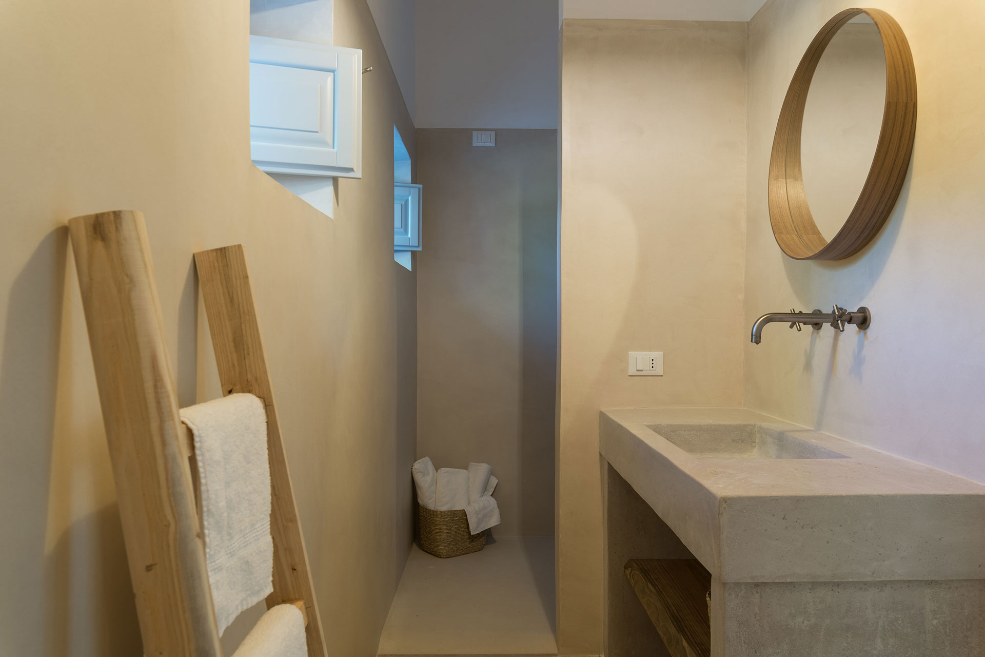 villa-luce_villa_puglia-italy_interior-bath-room.jpg