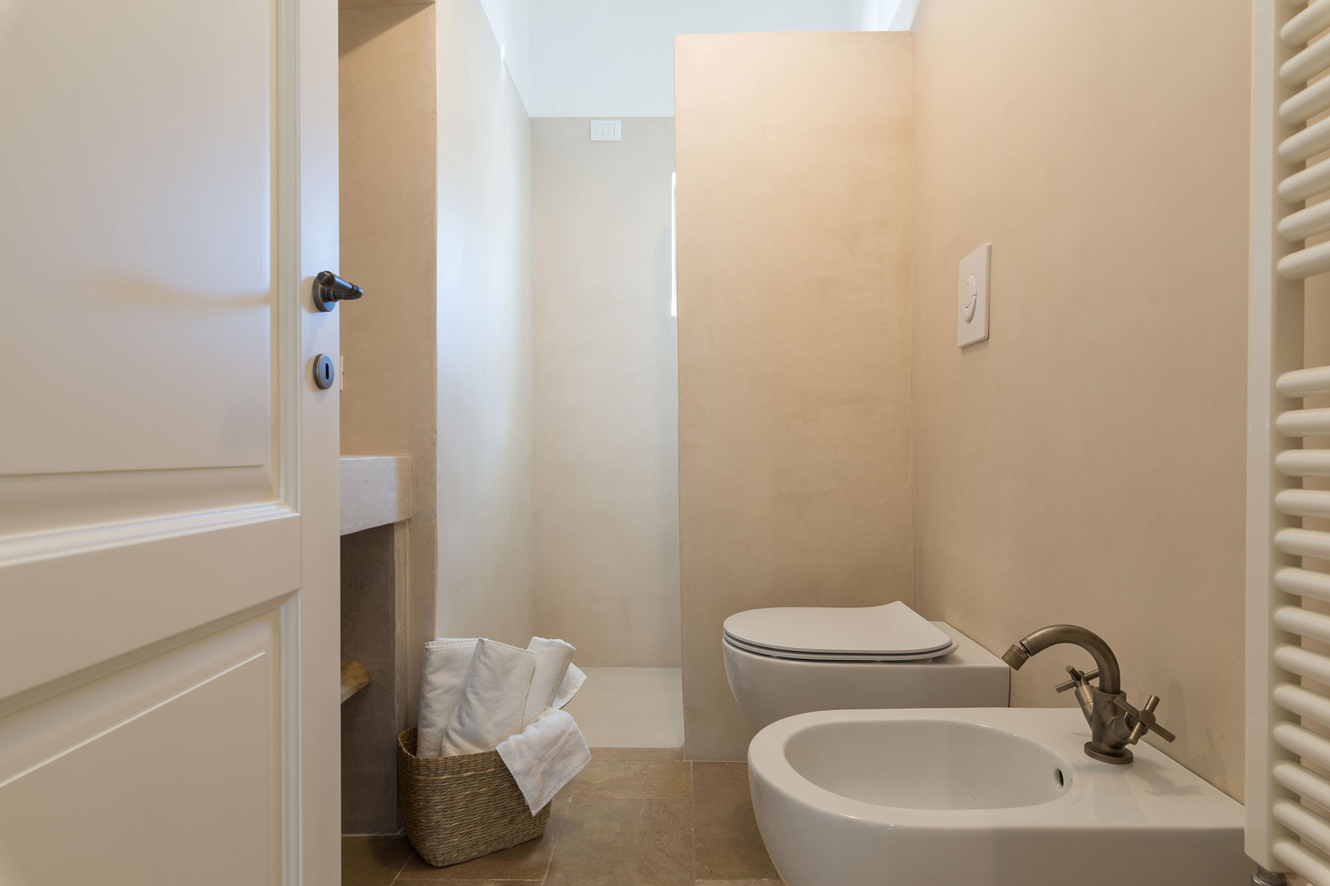 villa-luce_villa_puglia-italy_interior-bathroom.jpg