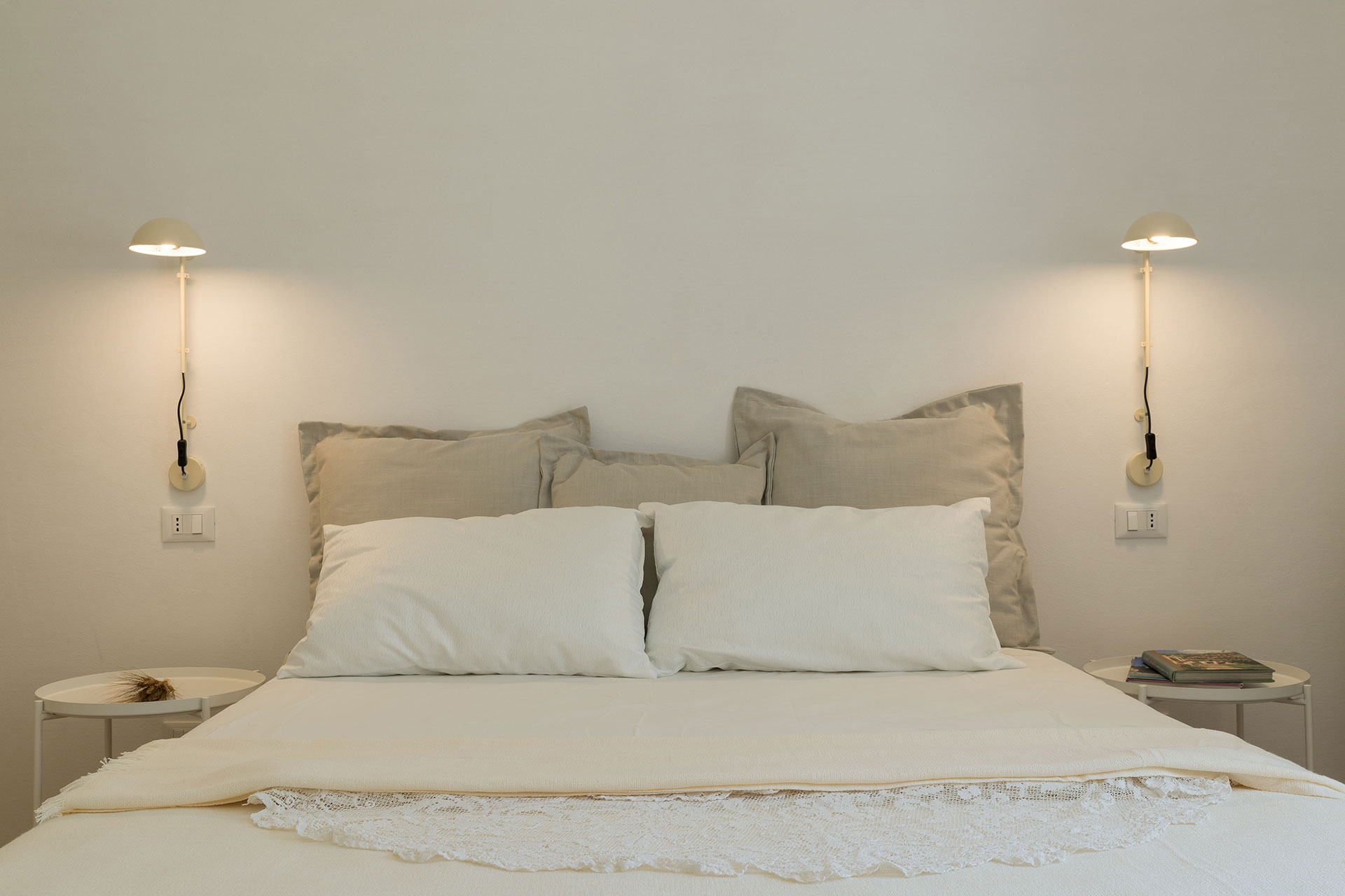 villa-luce_villa_puglia-italy_interior-bed-design.jpg