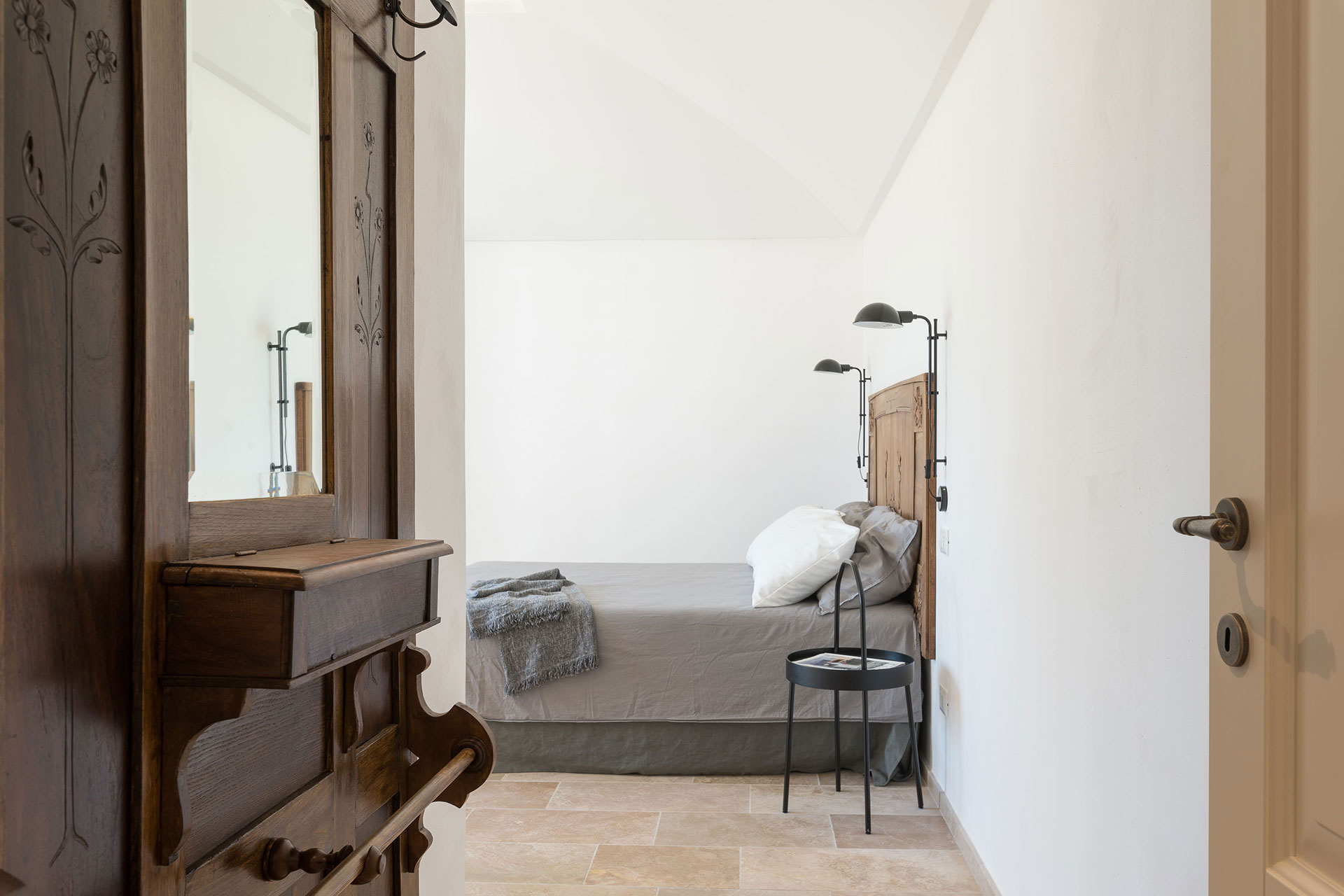 villa-luce_villa_puglia-italy_interior-bedroom.jpg