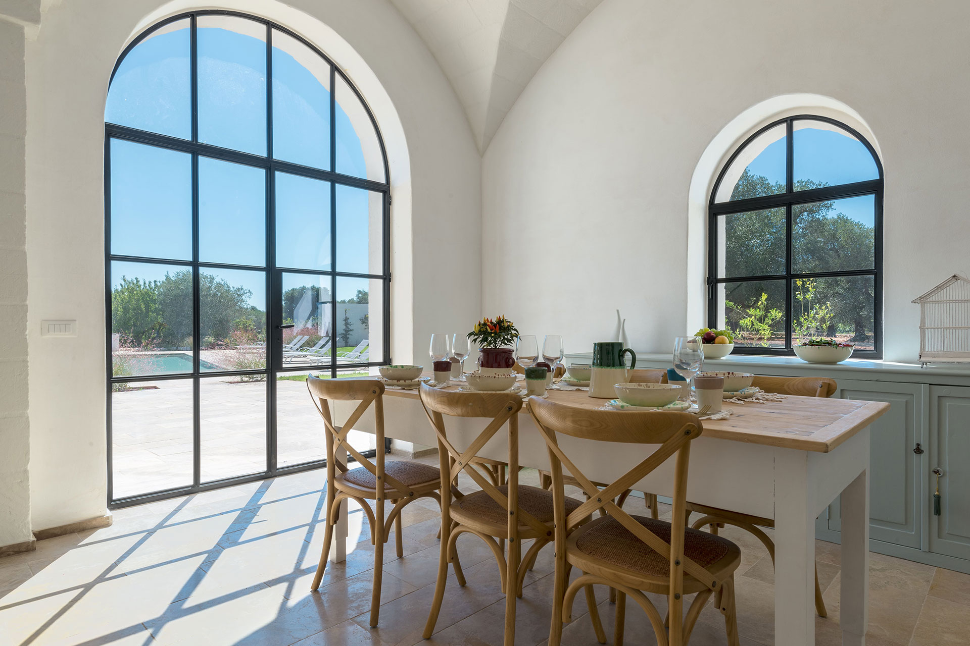 villa-luce_villa_puglia-italy_interior-dining.jpg