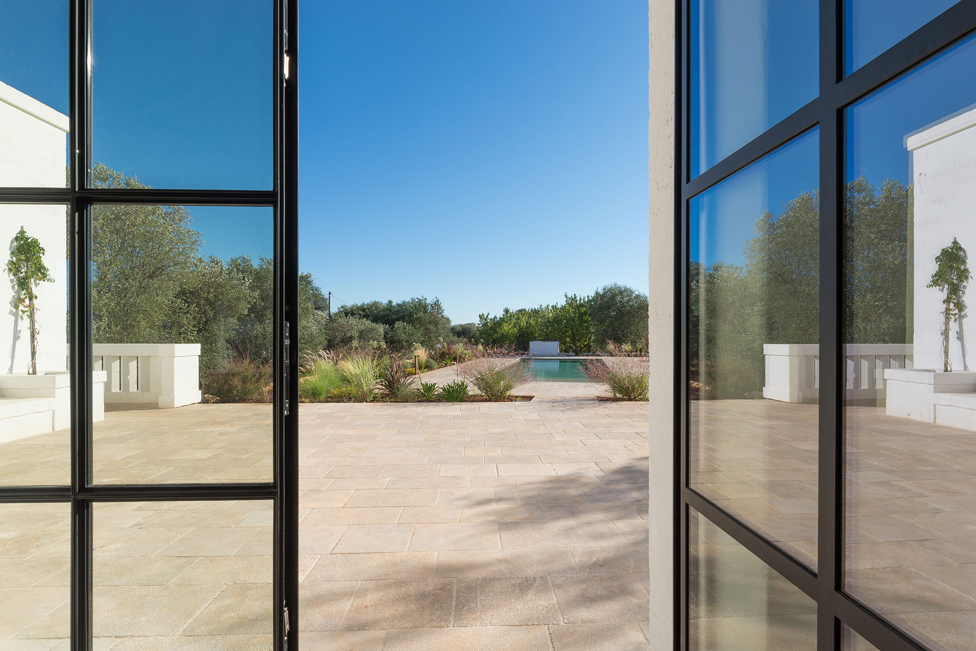 villa-luce_villa_puglia-italy_interior-view.jpg