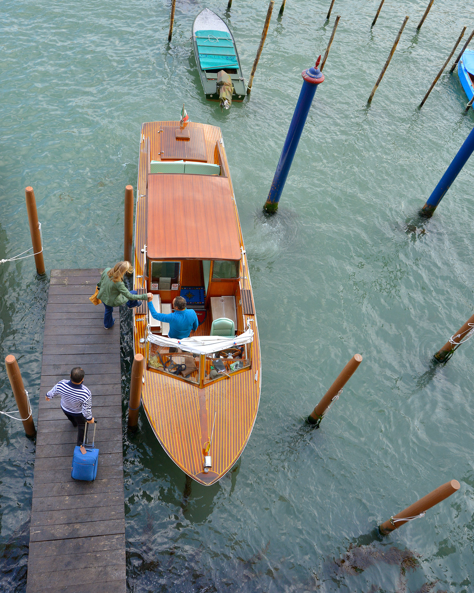 palazzo-canova_palazzo_veneto-italy_exterior-boat-design.jpg