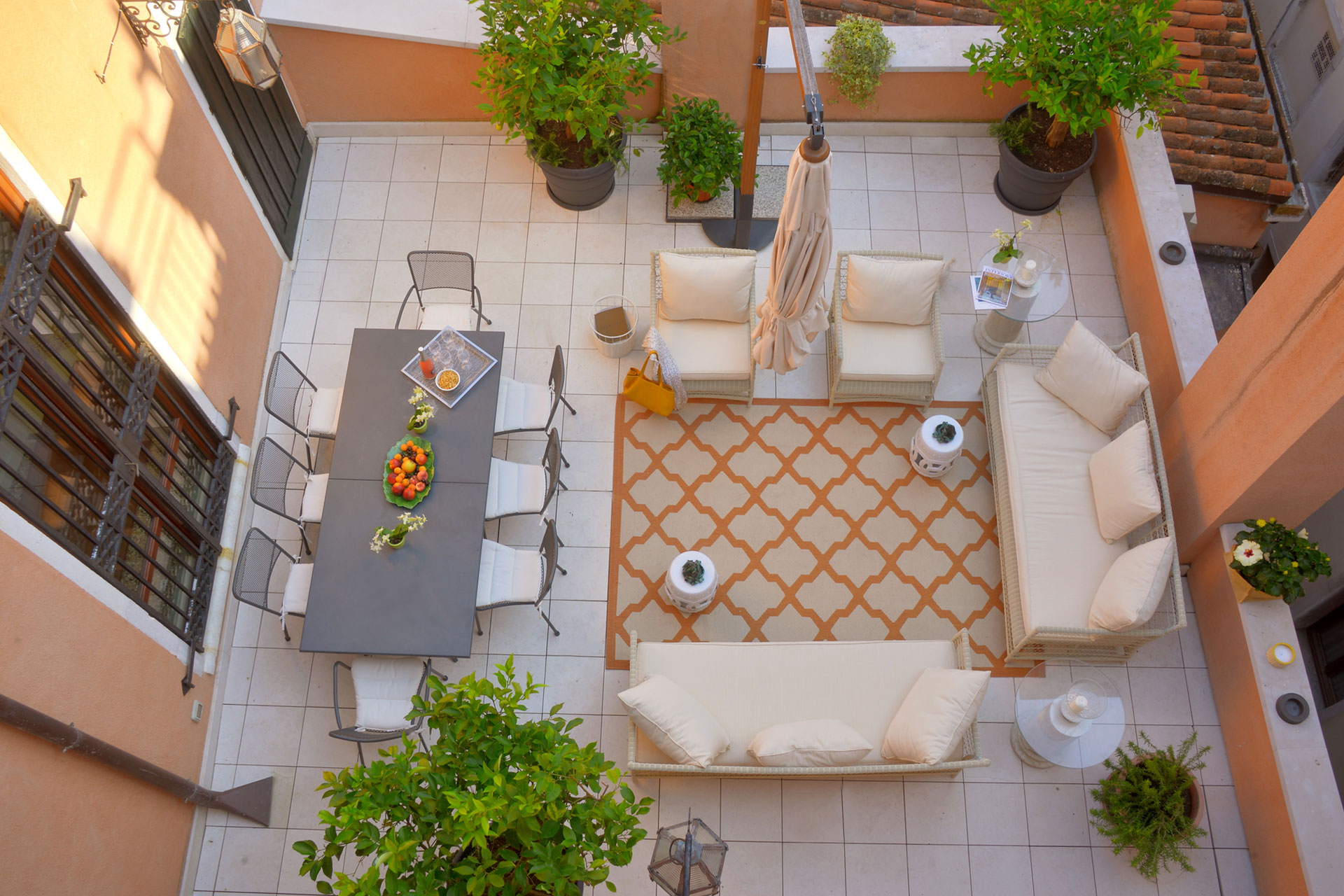 palazzo-canova_palazzo_veneto-italy_exterior-terrace.jpg