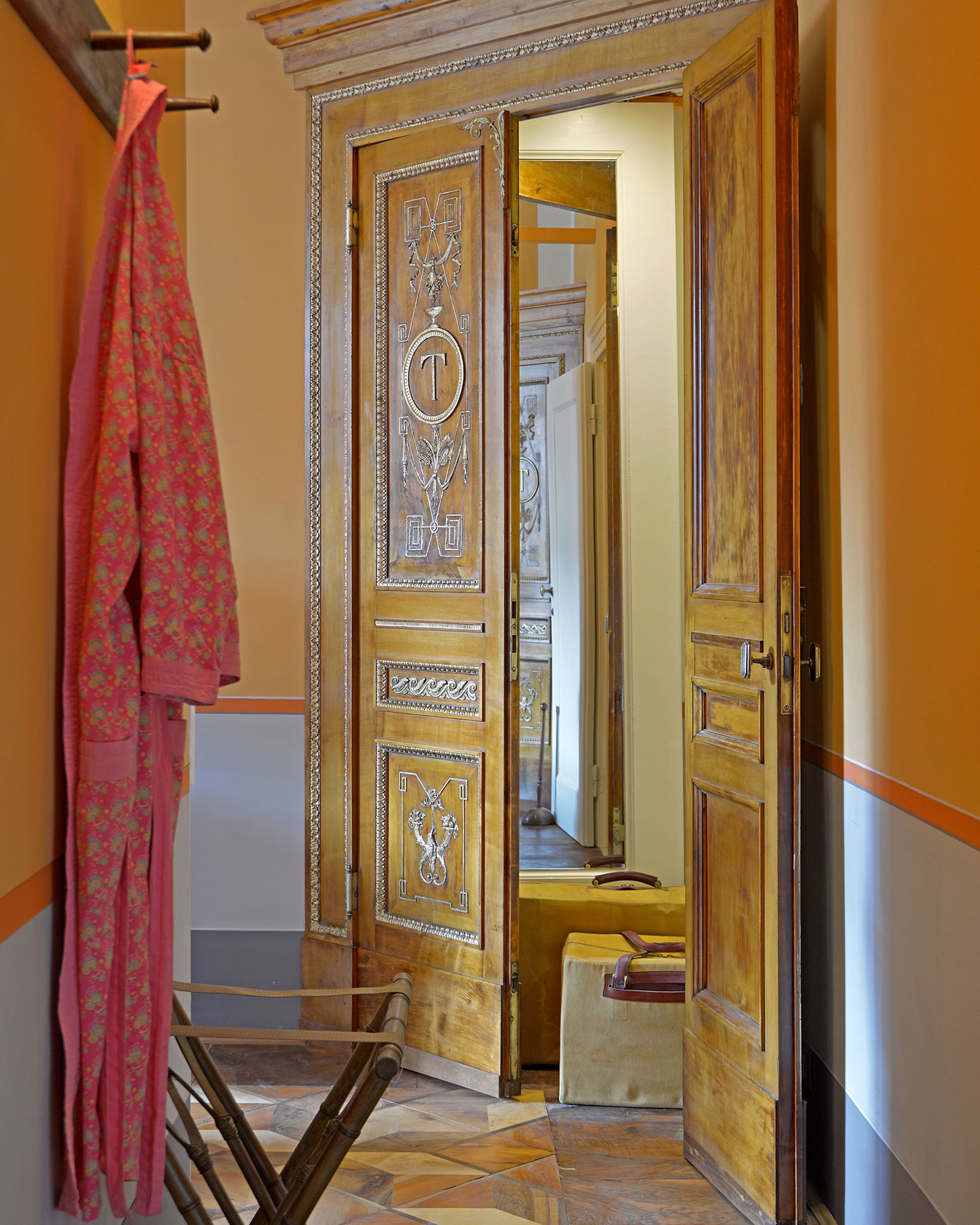 palazzo-canova_palazzo_veneto-italy_interior-door.jpg