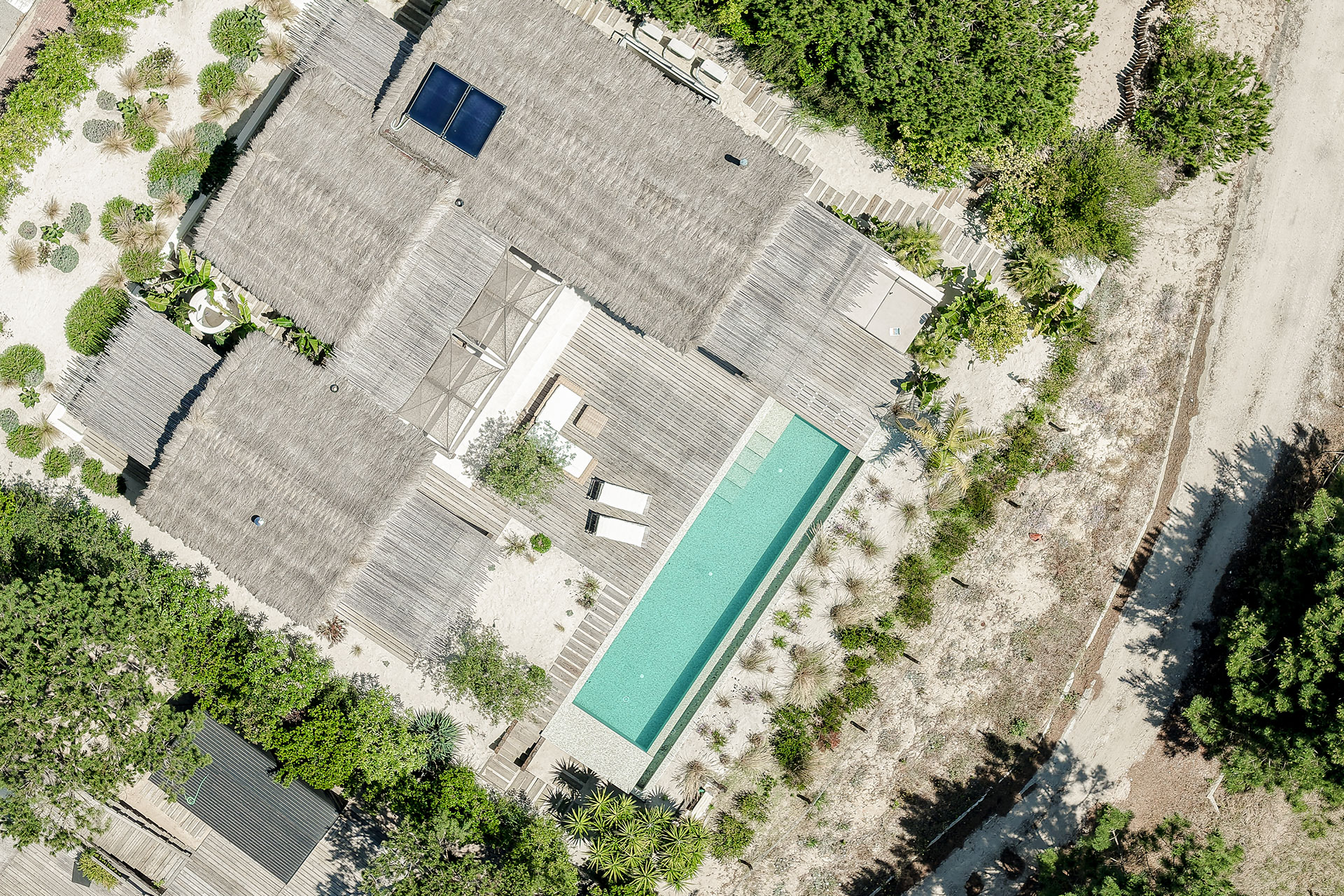 casa-quatro-ventos_villa_comporta-setubal-portugal_exterior-drone.jpg
