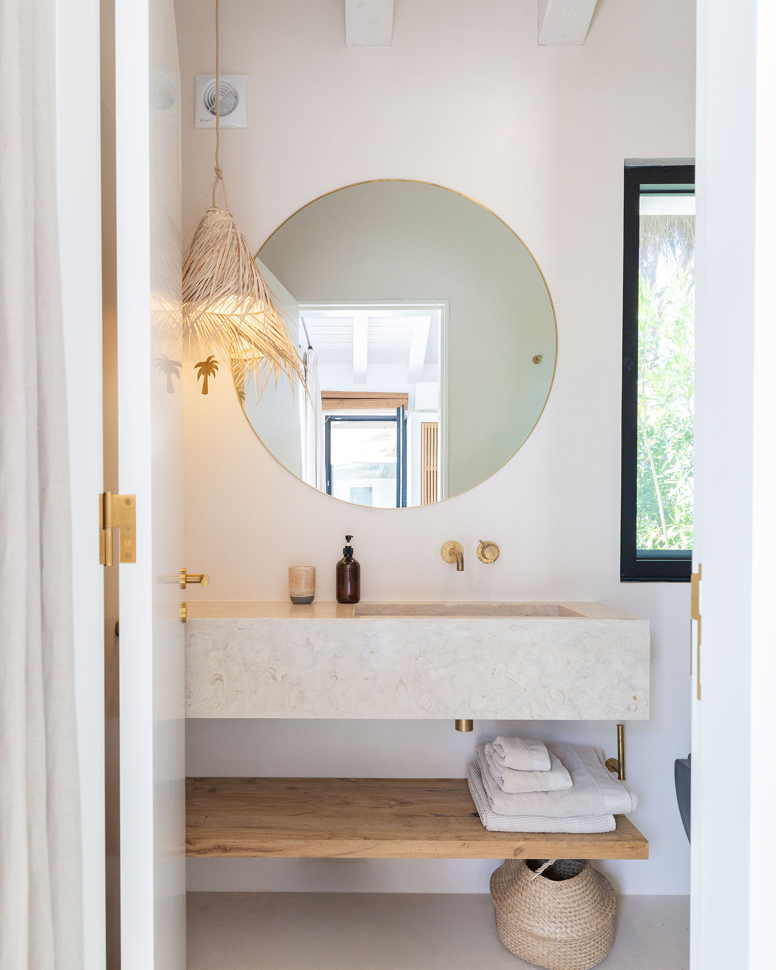 casa-quatro-ventos_villa_comporta-setubal-portugal_interior-bathroom-mirror.jpg