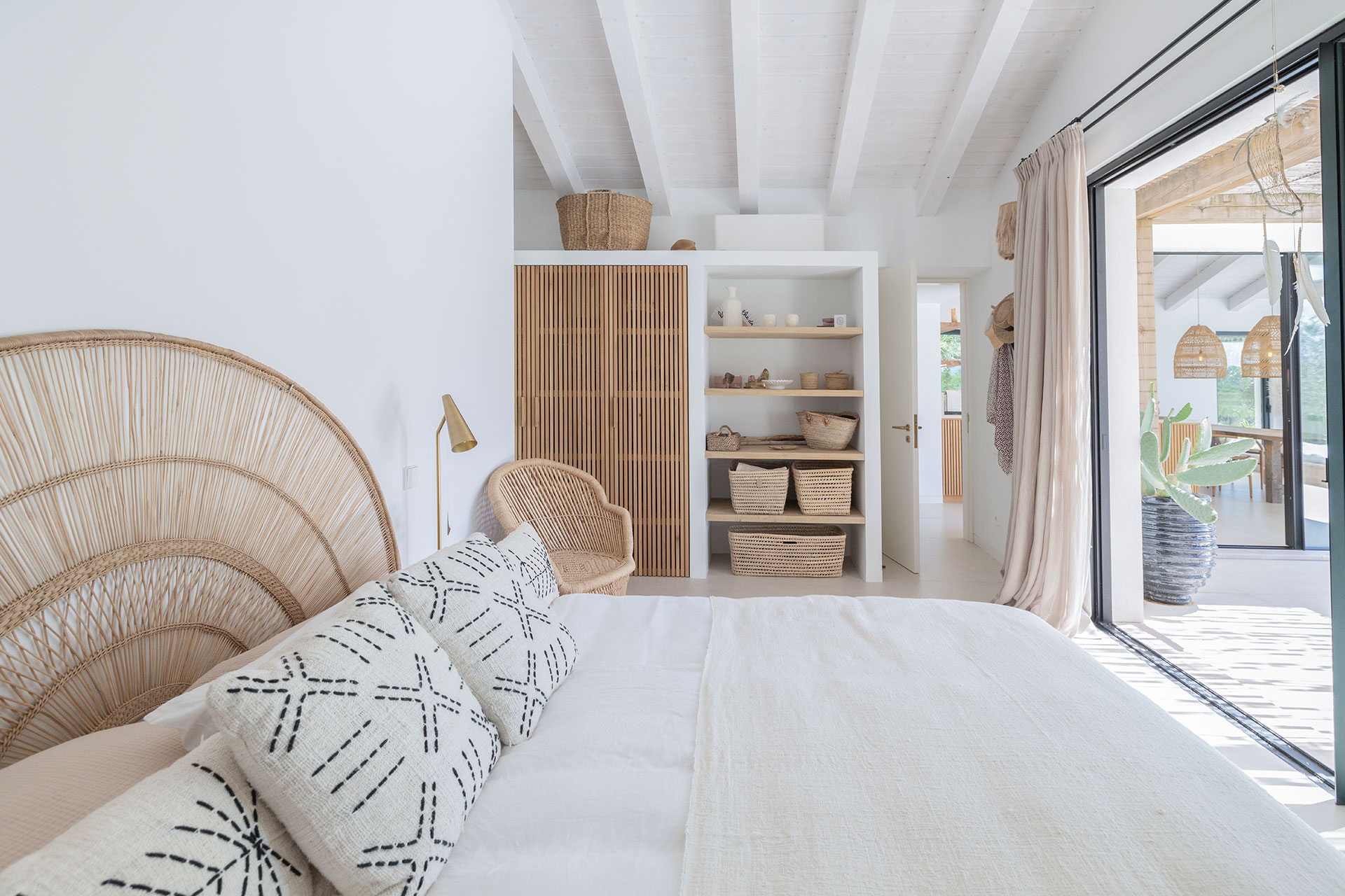 casa-quatro-ventos_villa_comporta-setubal-portugal_interior-bedroom-space.jpg