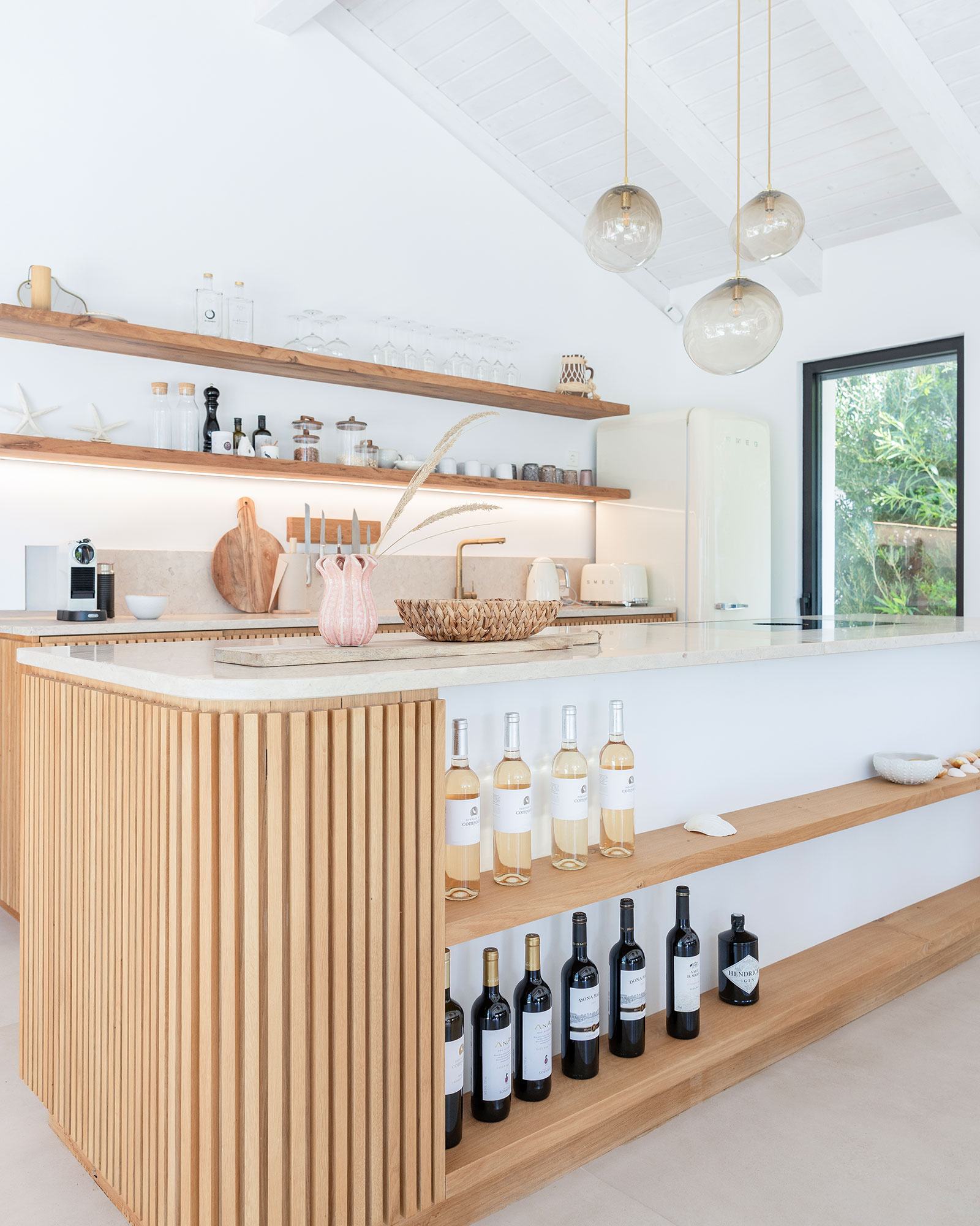 casa-quatro-ventos_villa_comporta-setubal-portugal_interior-wine.jpg