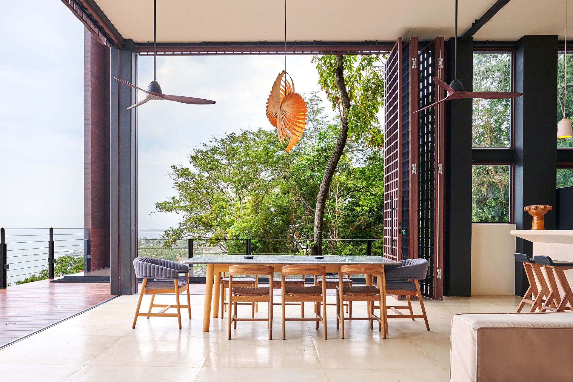 la-higuera_house_troncones-mexico_interior-table.jpg