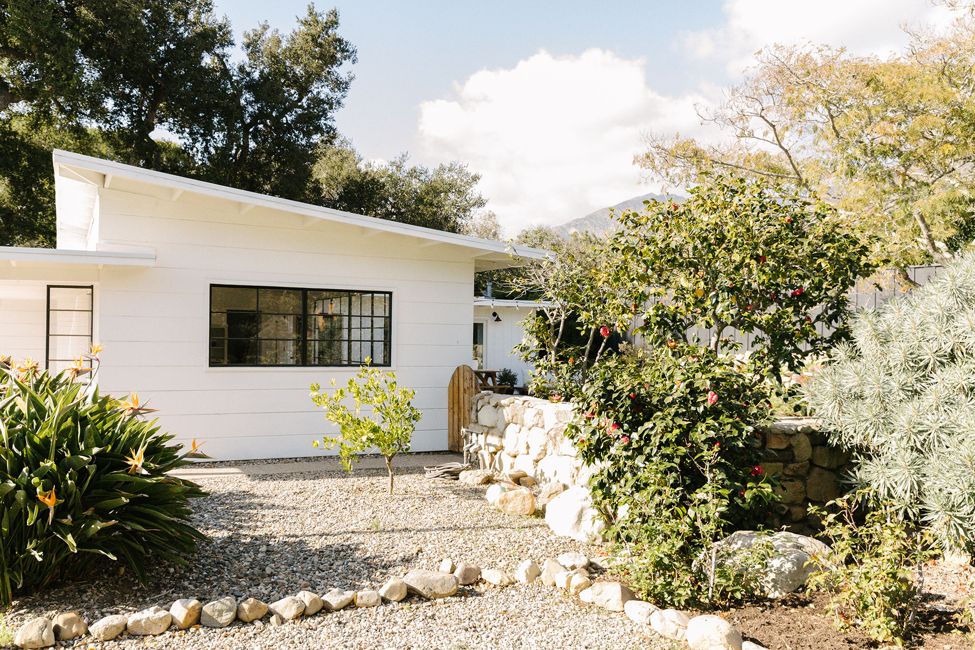 daughters-orchard_house_california-usa_exterior-design.jpg