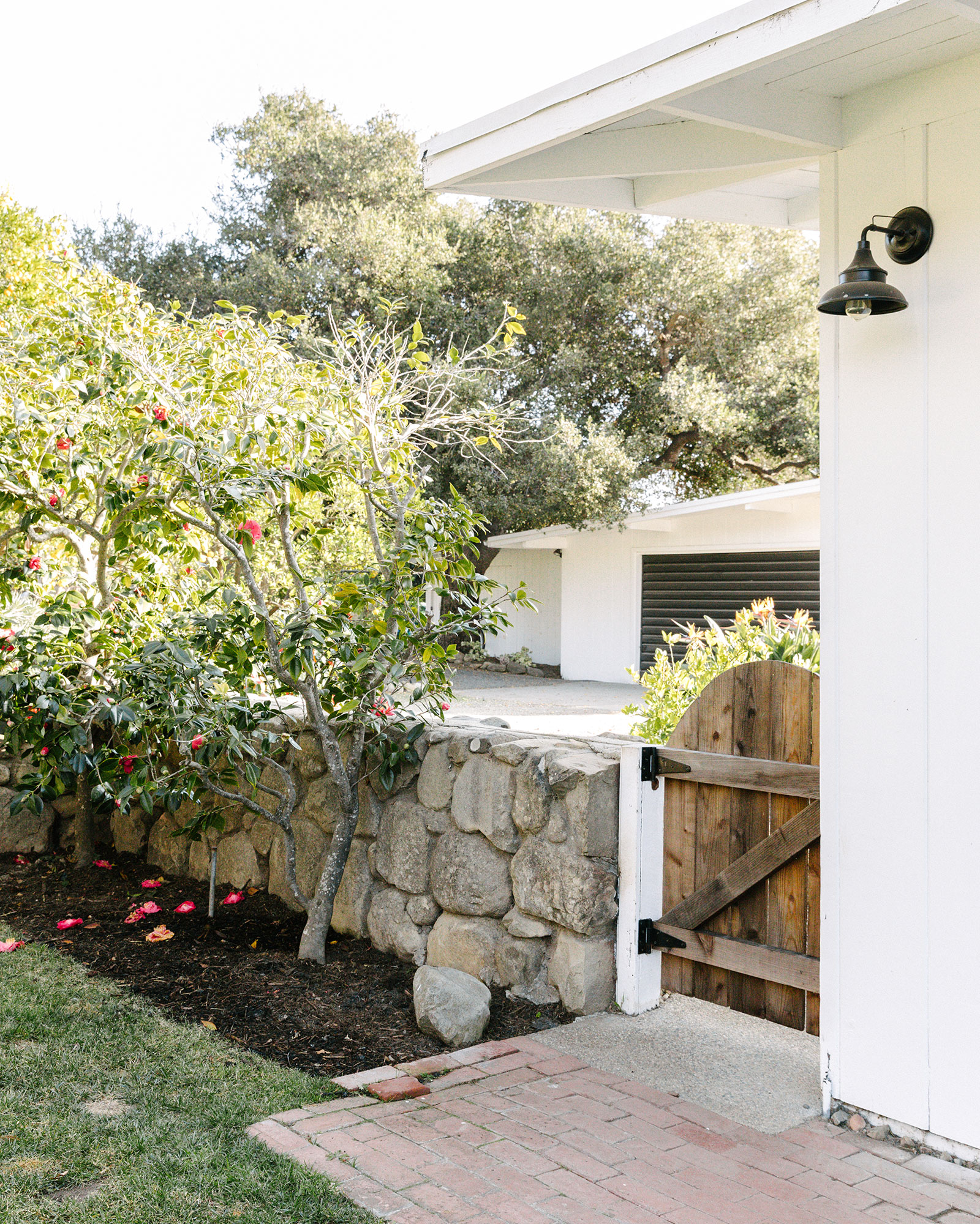 daughters-orchard_house_california-usa_exterior-detail-design.jpg