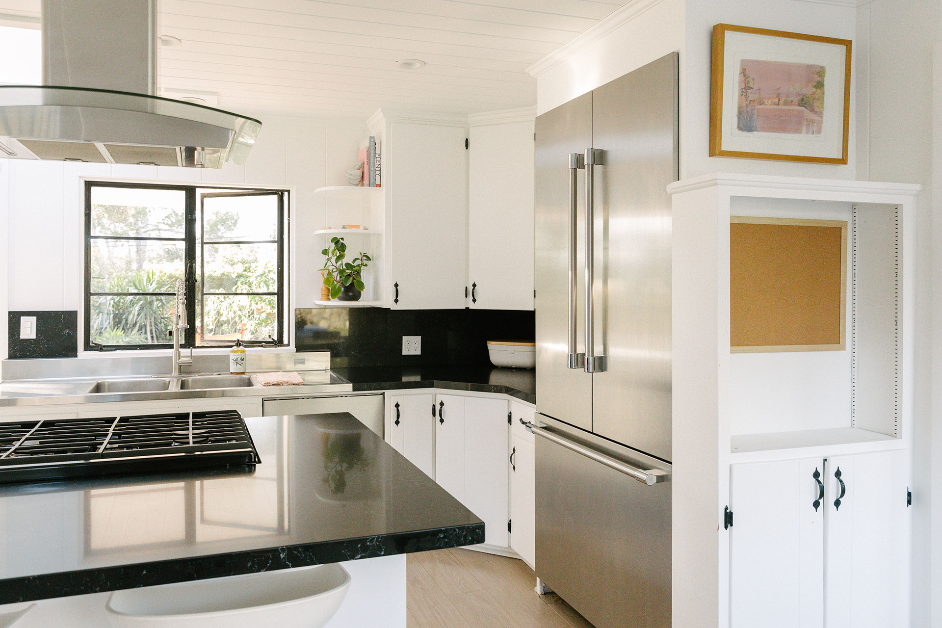 daughters-orchard_house_california-usa_interior-kitchen.jpg