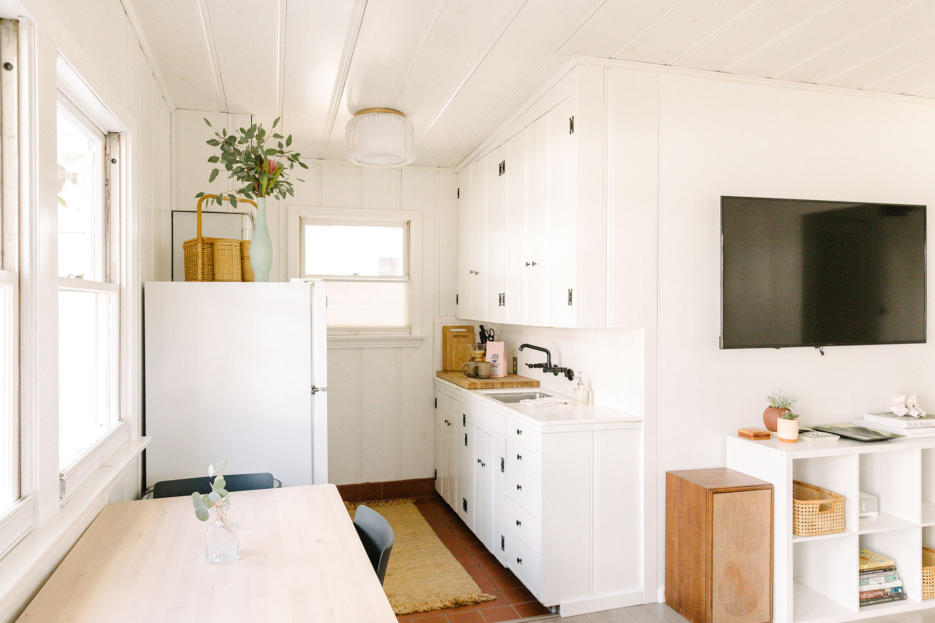 daughters-orchard_house_california-usa_interior-small-kitchen.jpg