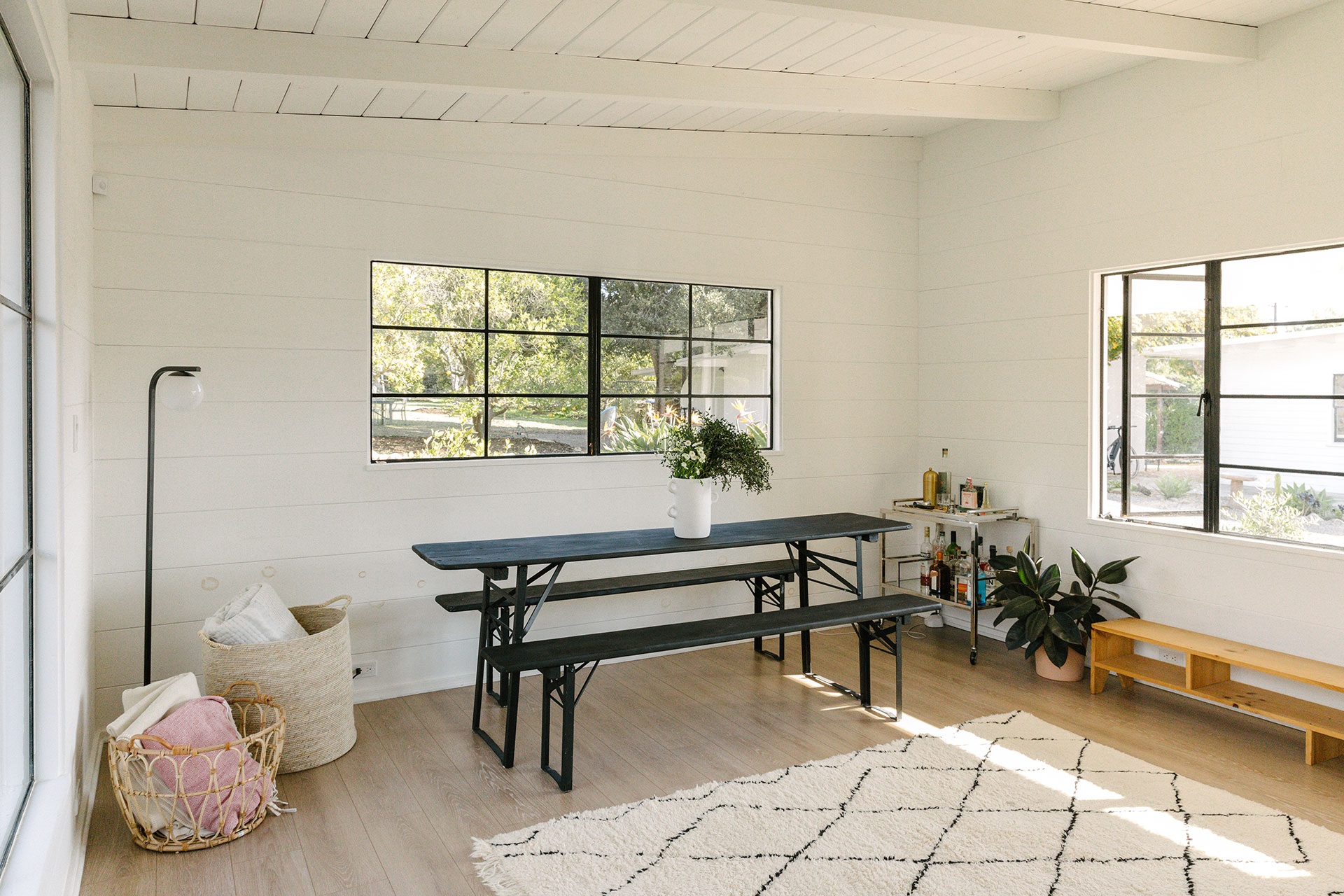daughters-orchard_house_california-usa_interior-table.jpg