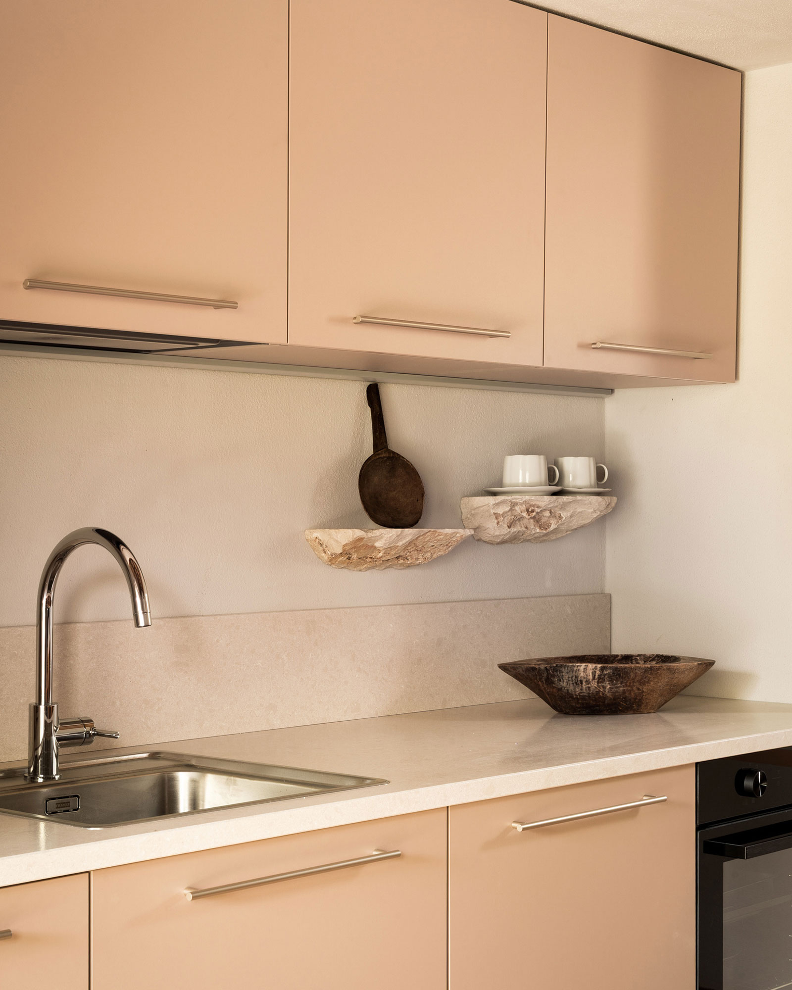 luxi-bia-casa-cubo_apartment_sardinia-italy_interior-kitchen-detail.jpg