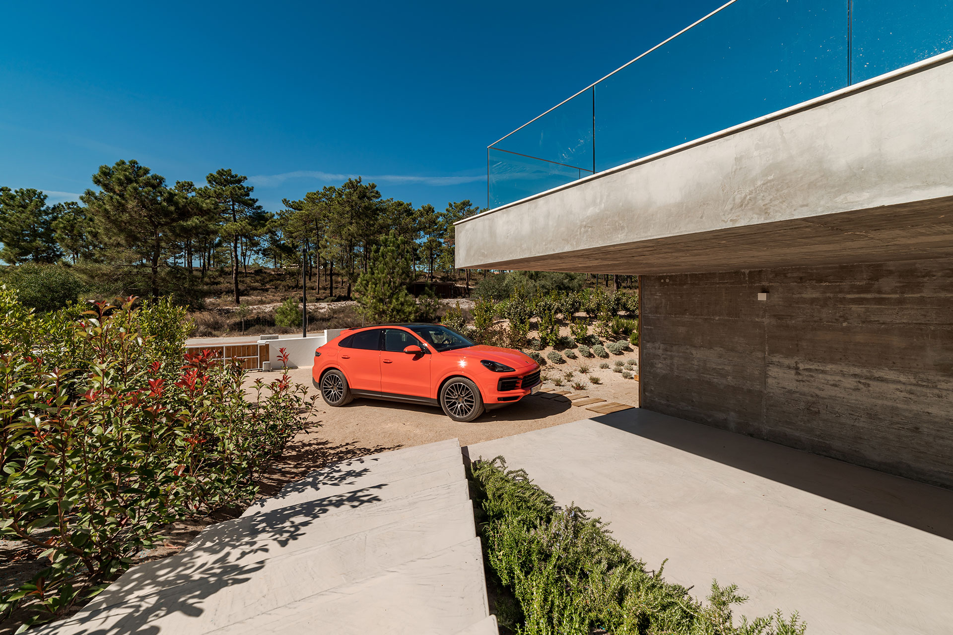 casa-da-palicada_villa_setubal-portugal_exterior-car.jpg