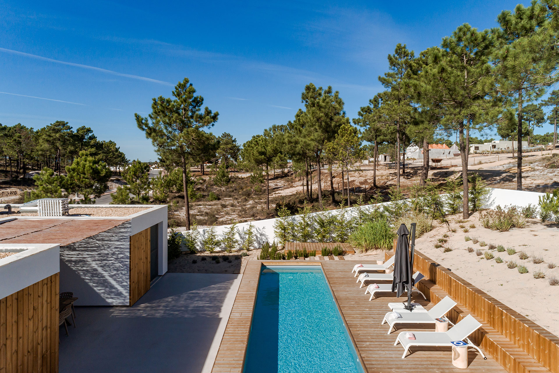 casa-da-palicada_villa_setubal-portugal_exterior-drone-pool.jpg
