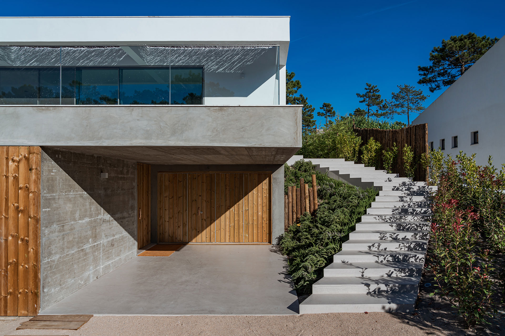 casa-da-palicada_villa_setubal-portugal_exterior-entrance.jpg