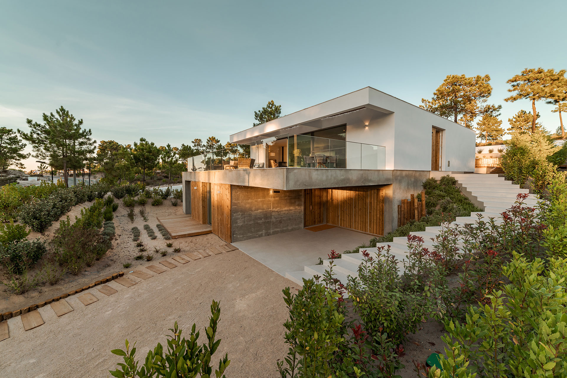 casa-da-palicada_villa_setubal-portugal_exterior-facade-entrance.jpg