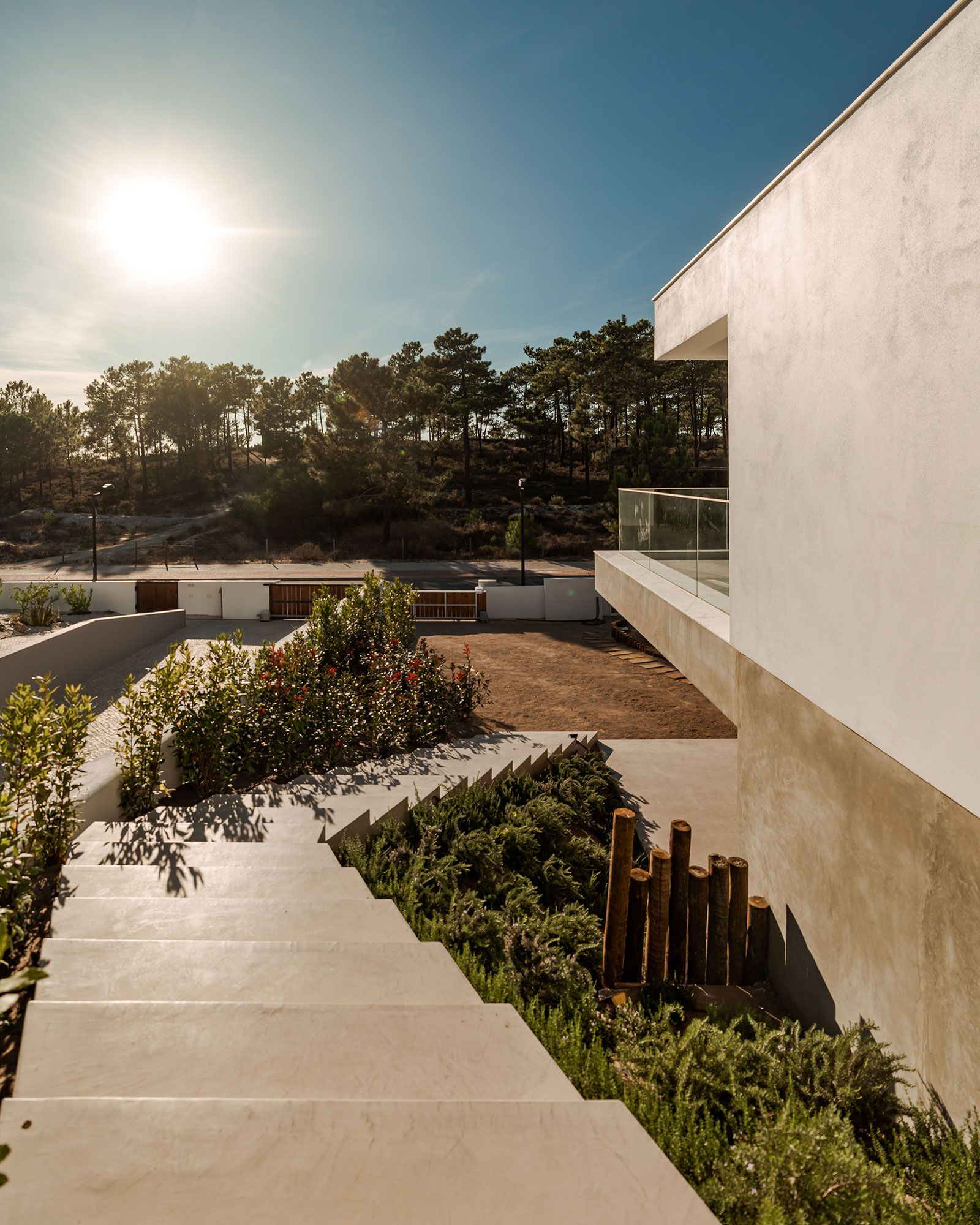 casa-da-palicada_villa_setubal-portugal_exterior-sun-view.jpg