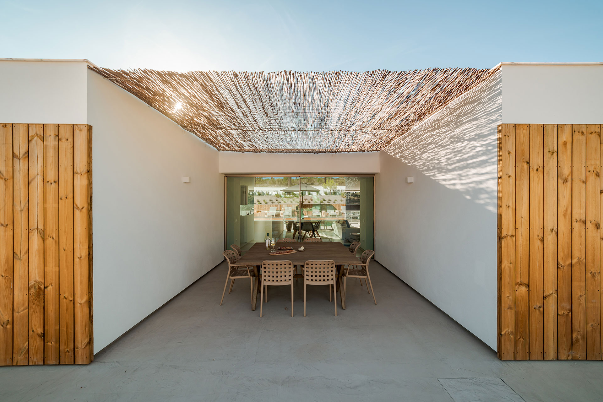 casa-da-palicada_villa_setubal-portugal_exterior-terrace.jpg