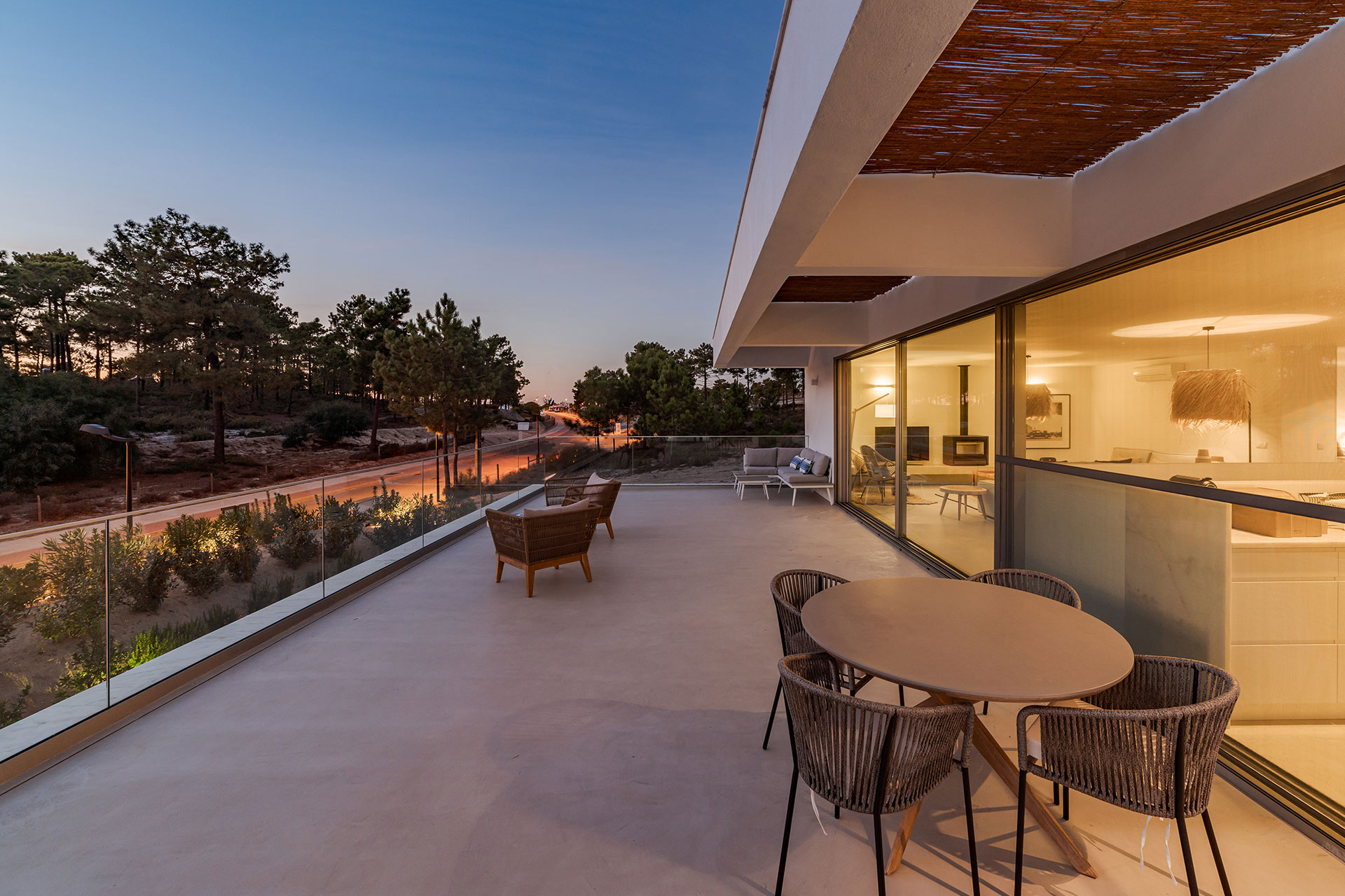 casa-da-palicada_villa_setubal-portugal_exterior-terrace-night.jpg