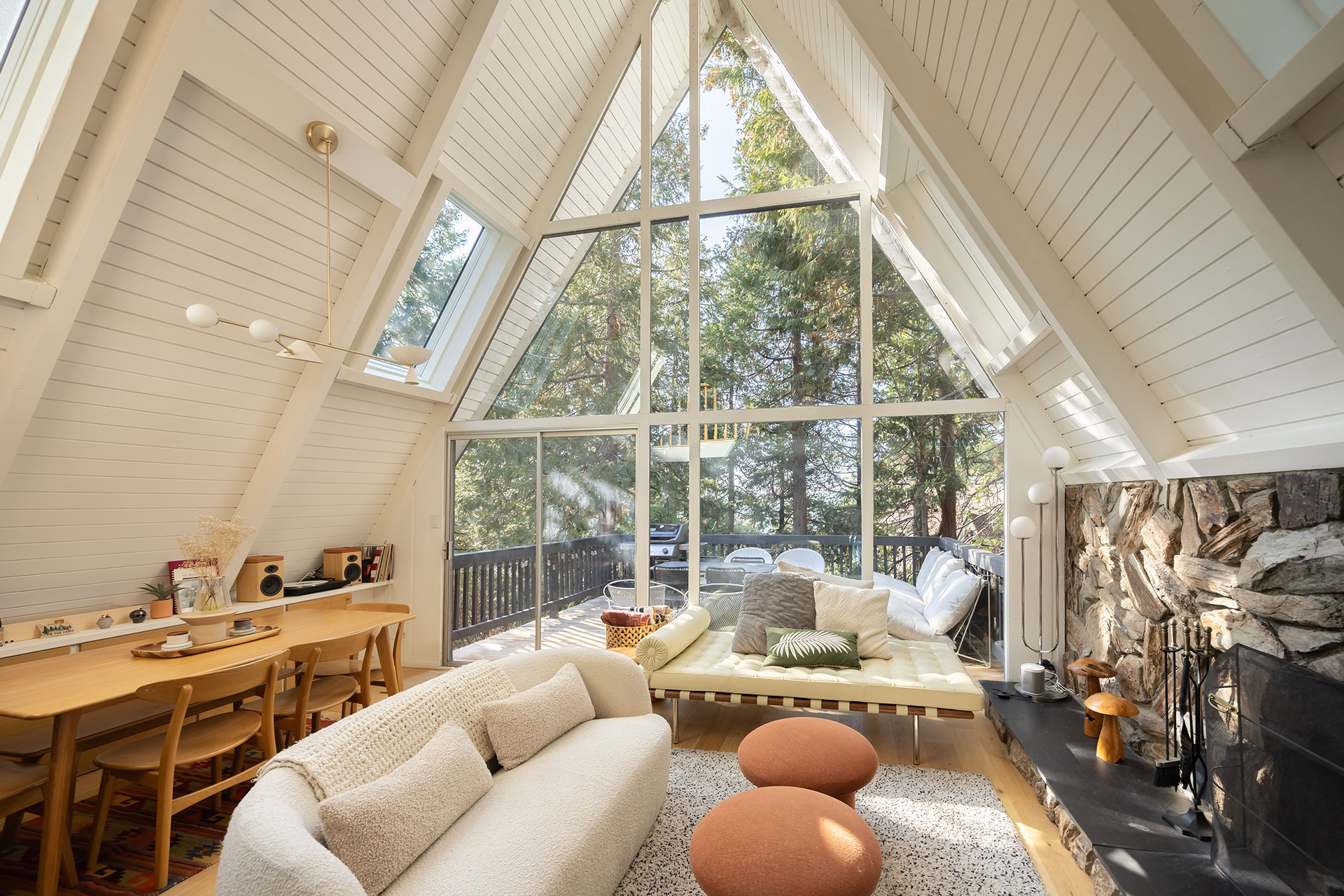 canyon-pines-a-frame_aframe_california-usa_interior.jpg