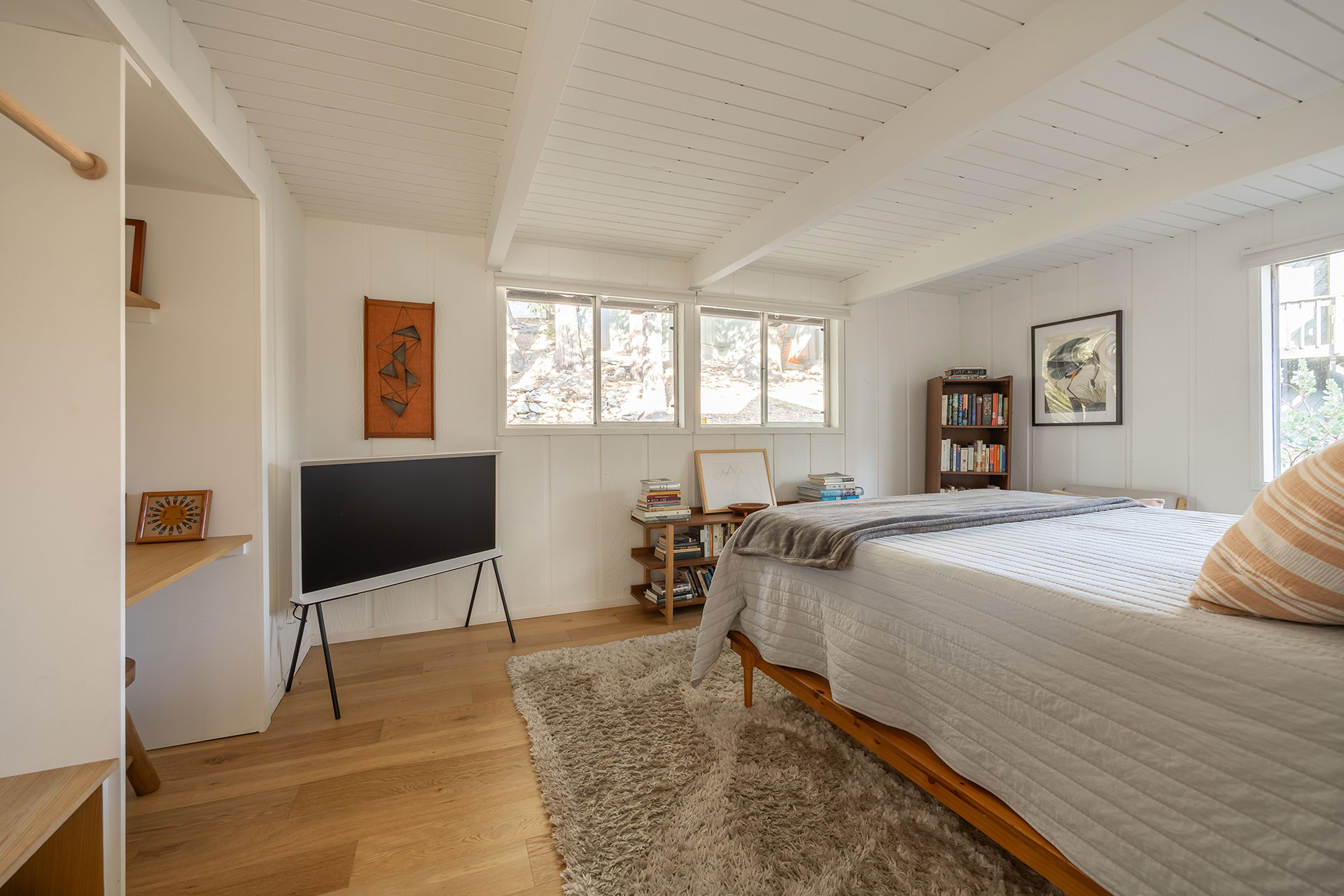 canyon-pines-a-frame_aframe_california-usa_interior-bedroom.jpg