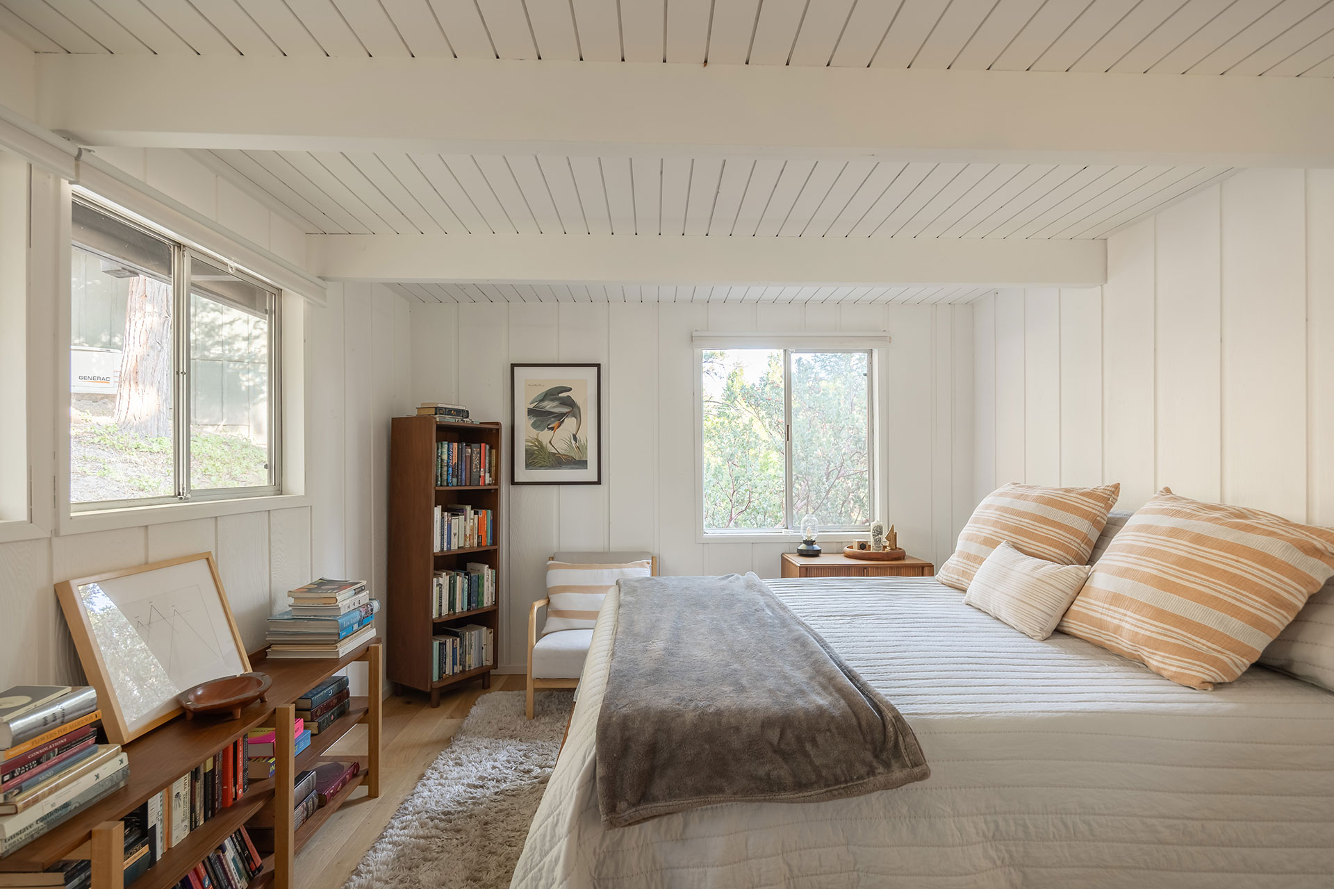 canyon-pines-a-frame_aframe_california-usa_interior-bedroom-space.jpg