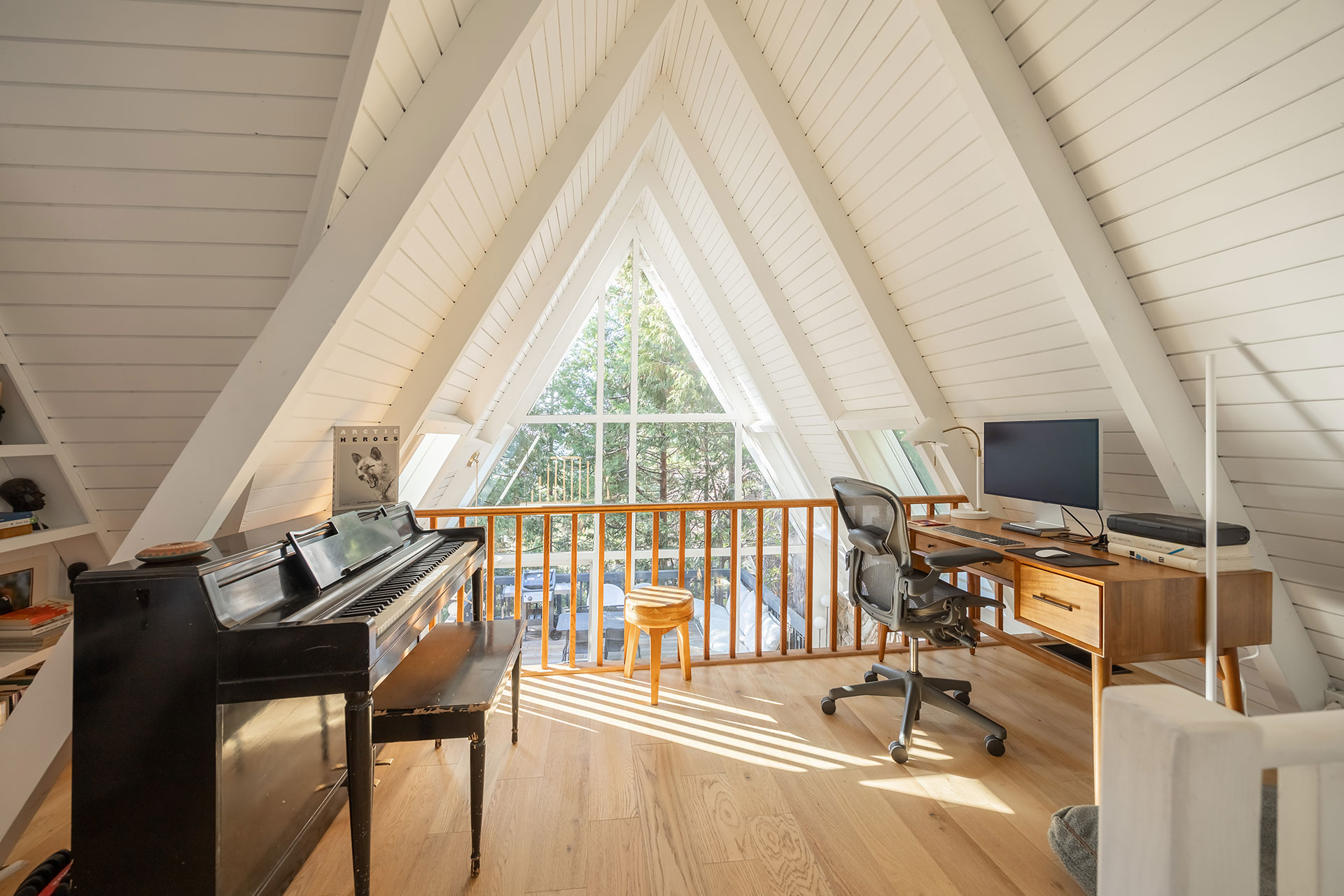 canyon-pines-a-frame_aframe_california-usa_interior-desk.jpg