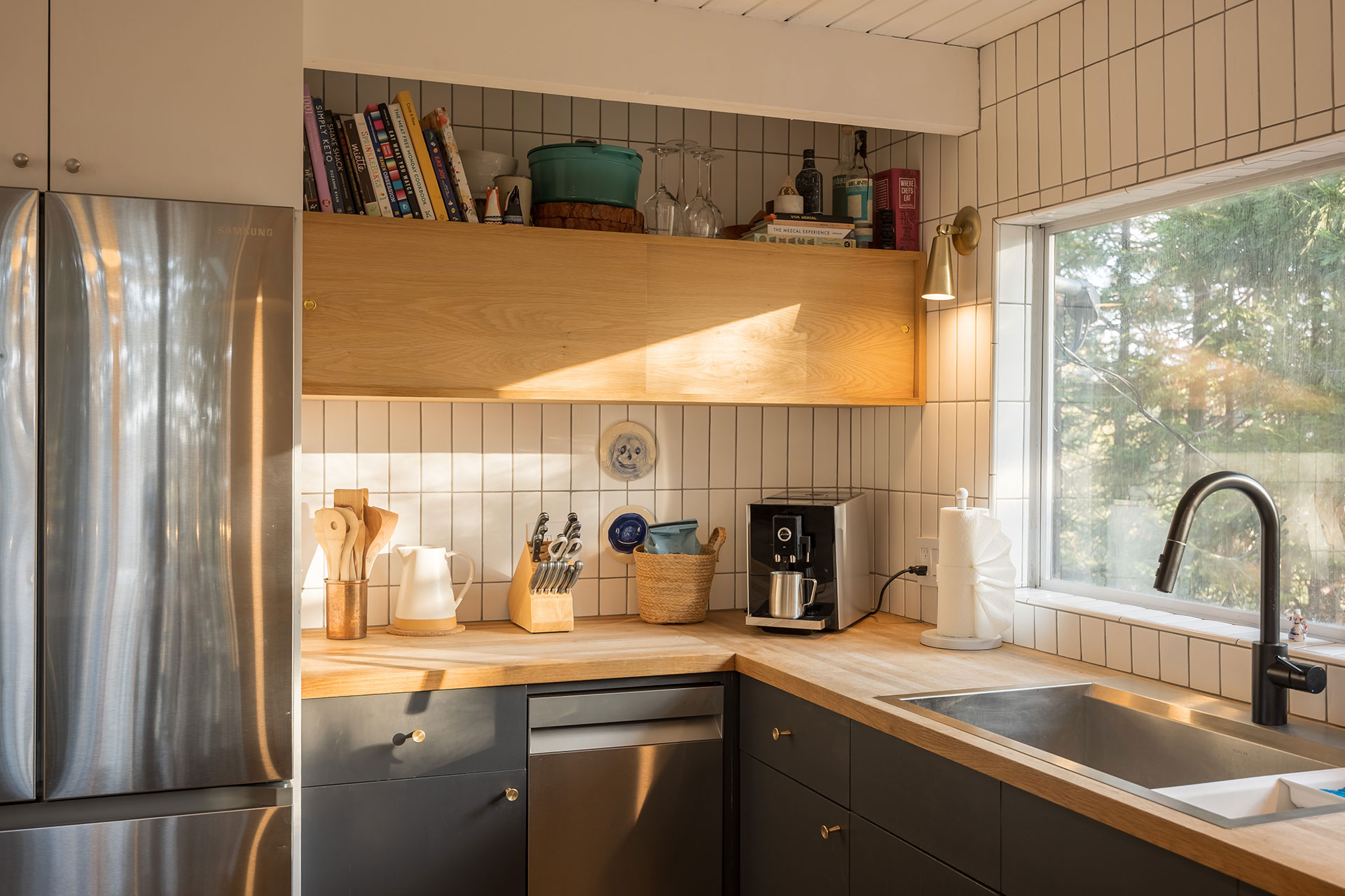 canyon-pines-a-frame_aframe_california-usa_interior-kitchen-detail.jpg