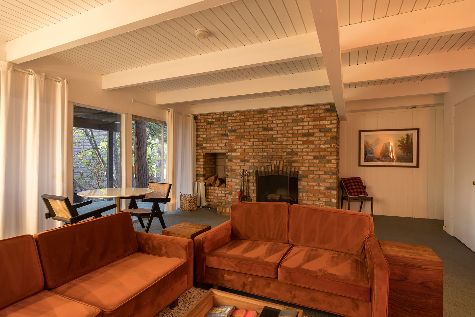 canyon-pines-a-frame_aframe_california-usa_interior-living.jpg