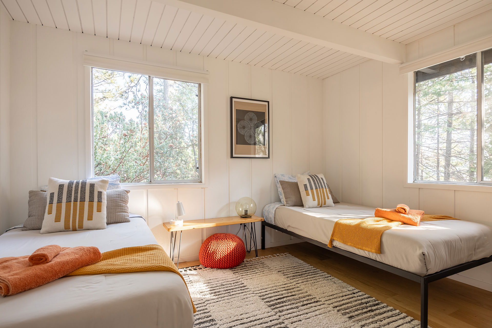 canyon-pines-a-frame_aframe_california-usa_interior-two-bedroom.jpg