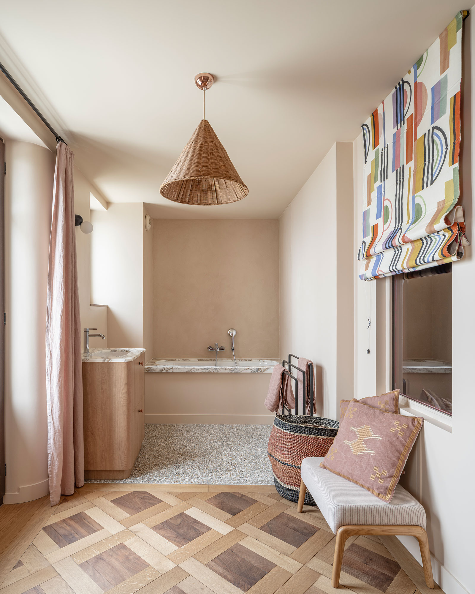 chez-rose_house_geneva-switzerland_interior-bathroom.jpg