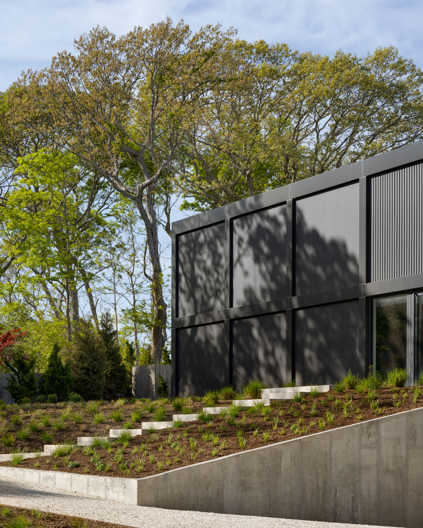 frame-house_house_new-york-usa_exterior-stairs.jpg