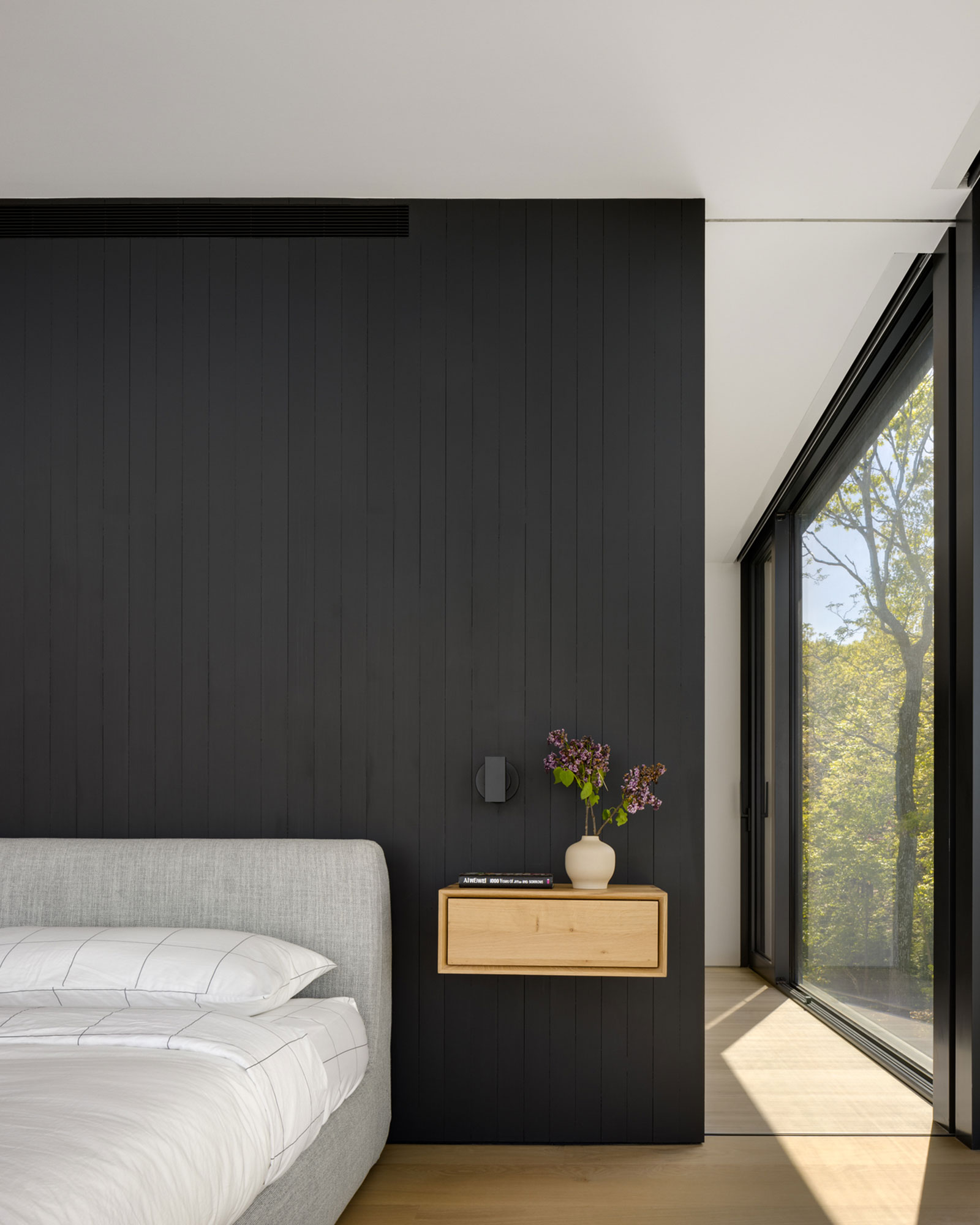 frame-house_house_new-york-usa_interior-bed-design.jpg
