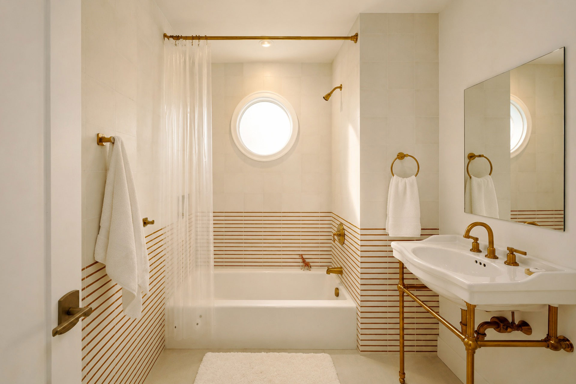 fay-house_house_california-usa_interior-bunk-bathroom.jpg