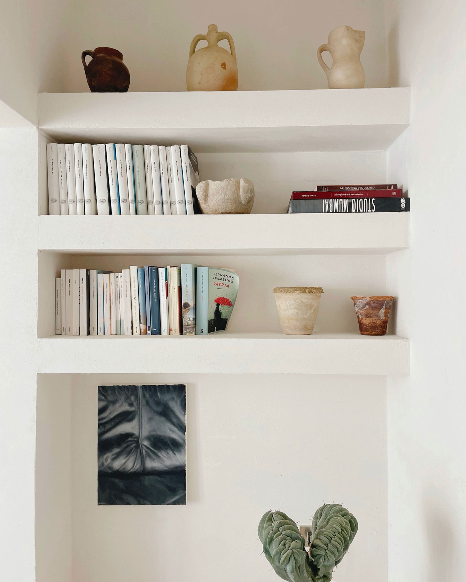 casa-trisolini-carovigno_townhouse_puglia-italy_interior-art-detail.jpg