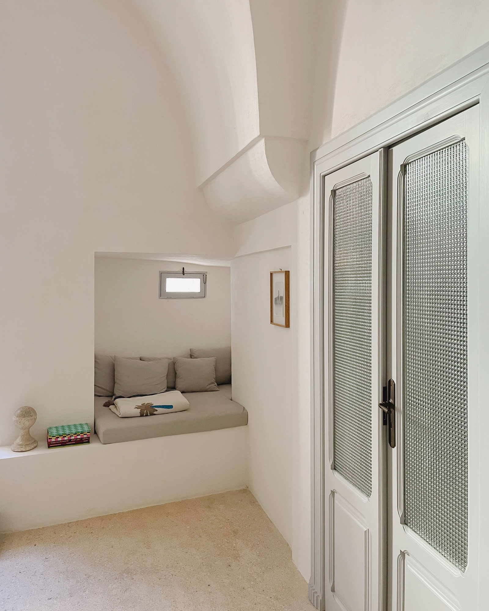 casa-trisolini-carovigno_townhouse_puglia-italy_interior-corner.jpg