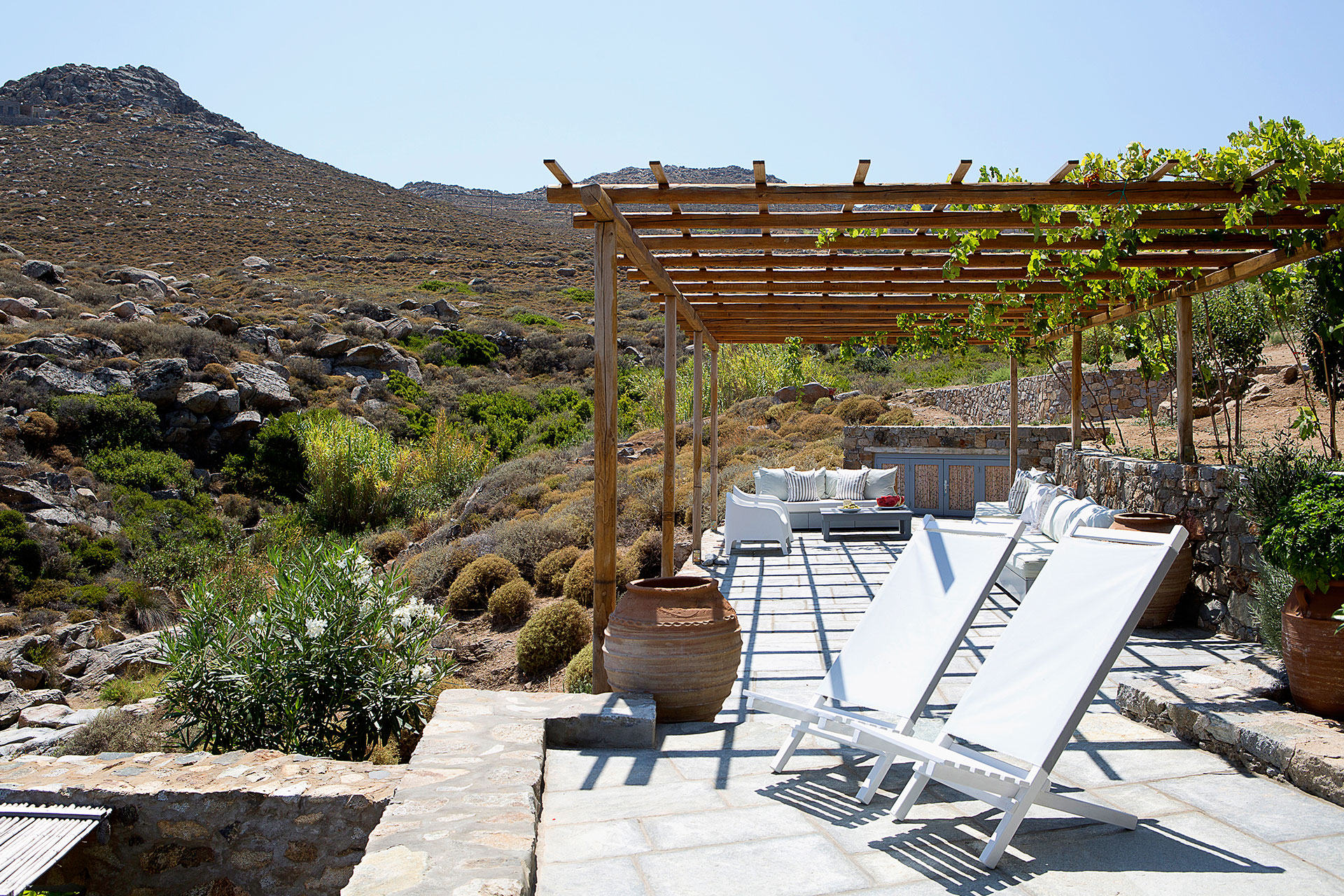 serifos-beach-front-villa_villa_cyclades-greece_exterior.jpg