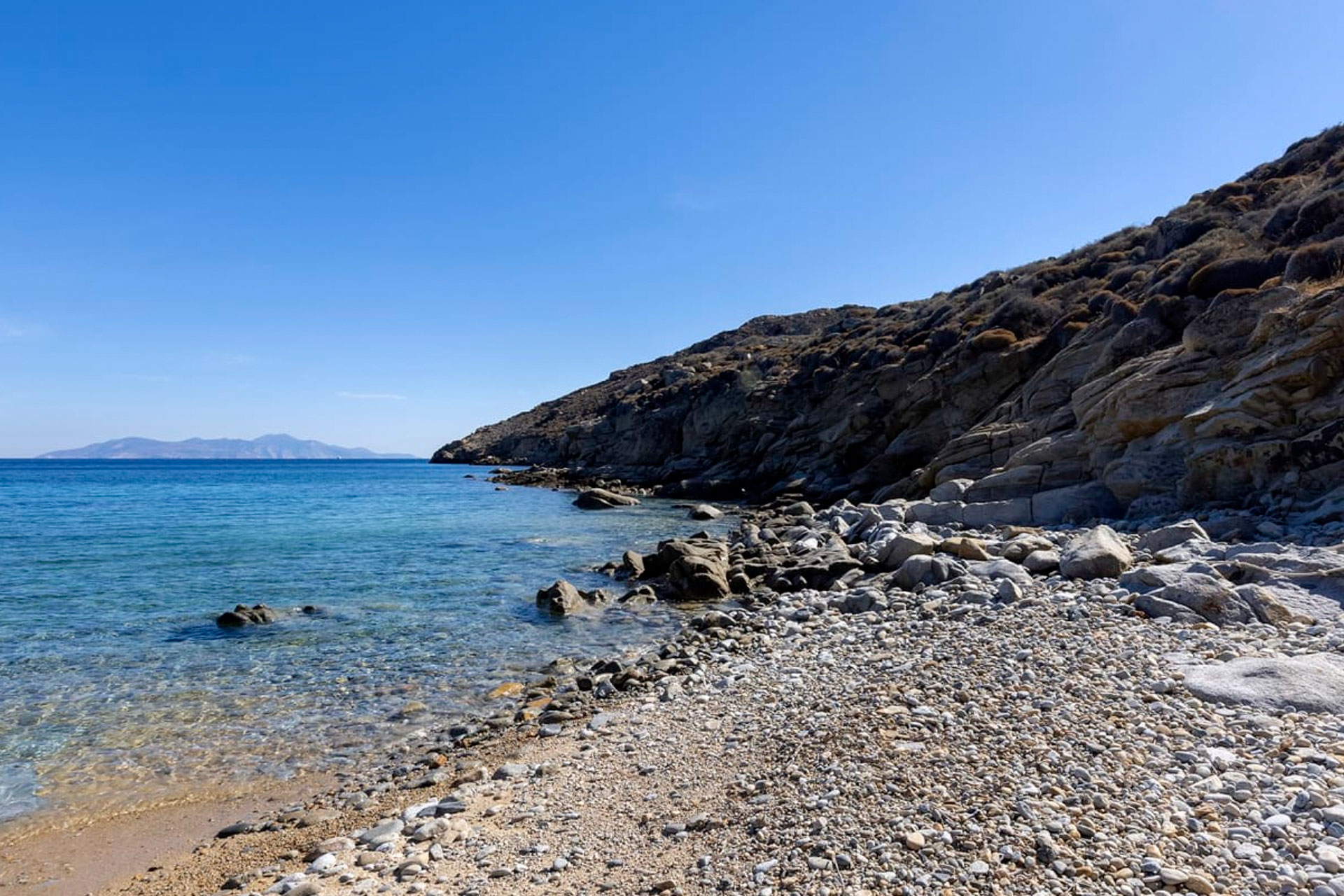 serifos-beach-front-villa_villa_cyclades-greece_exterior-beach.jpg