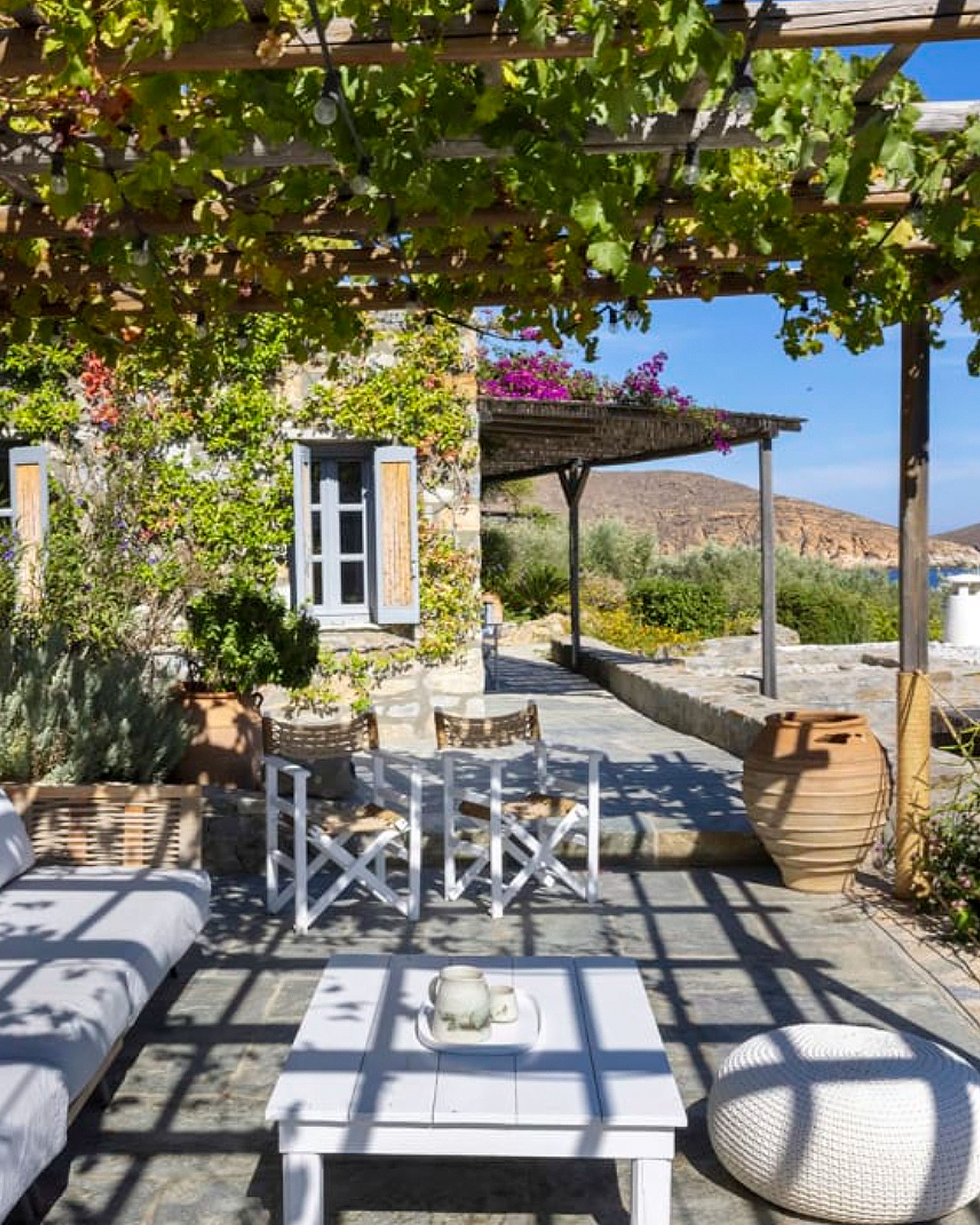 serifos-beach-front-villa_villa_cyclades-greece_exterior-detail.jpg