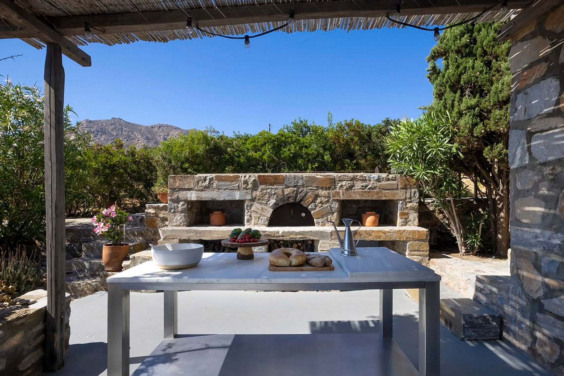serifos-beach-front-villa_villa_cyclades-greece_exterior-food.jpg